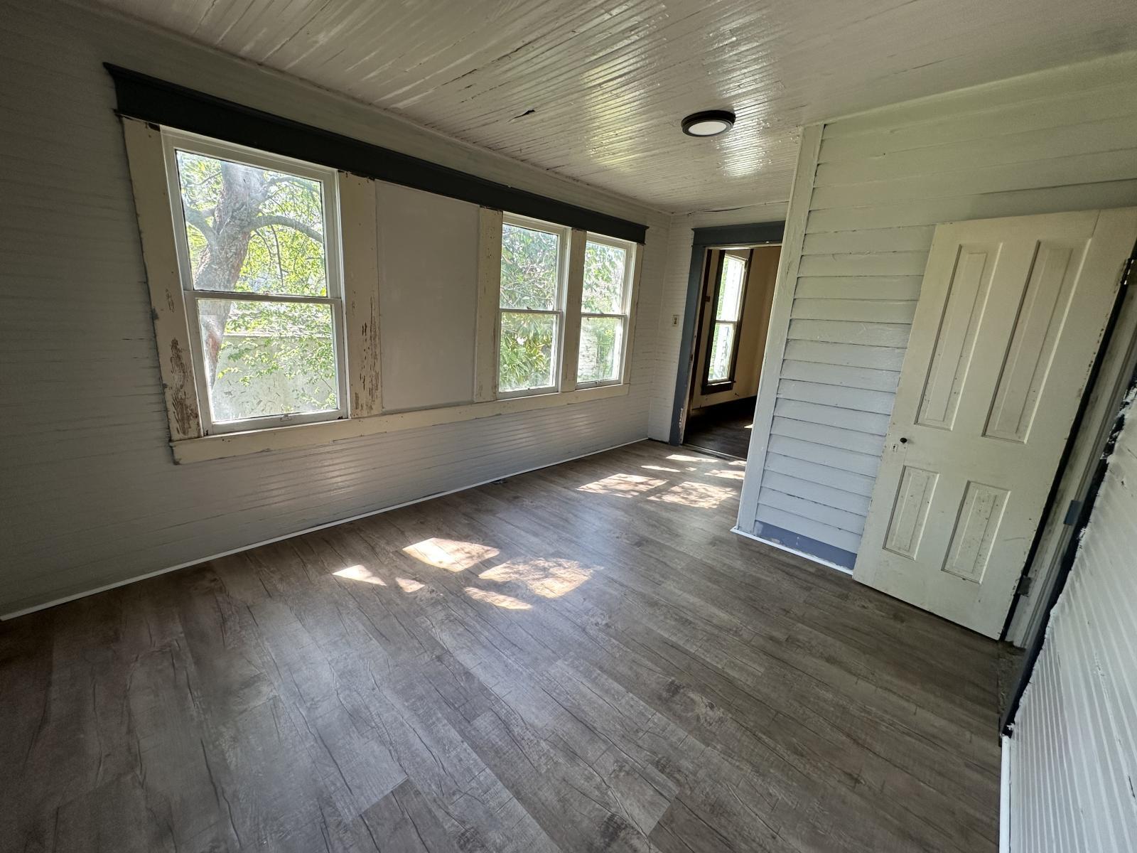 710 West 2nd Street Property Photo 4