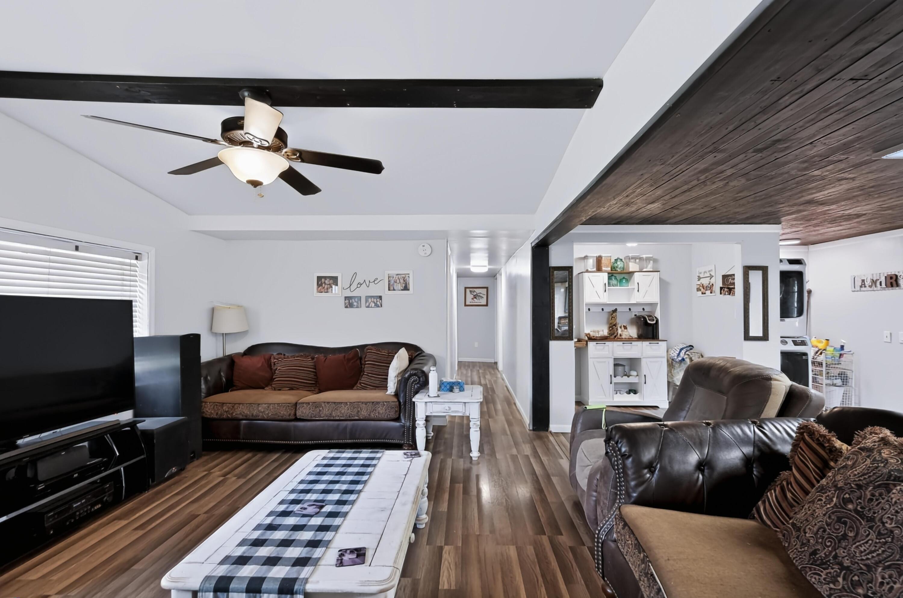 26813 Osage Drive Property Photo 6