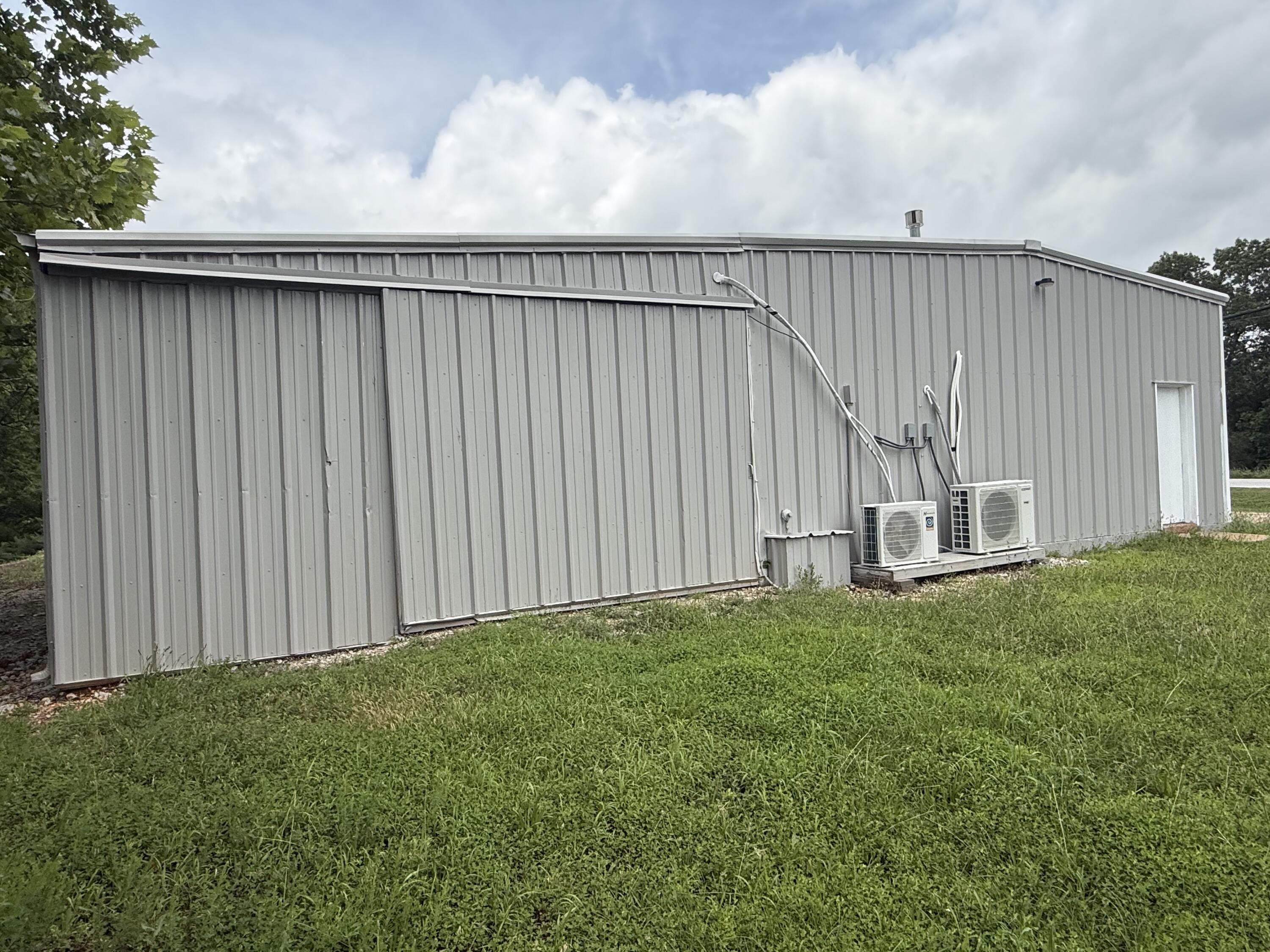 8137 State Highway 13 Property Photo 2