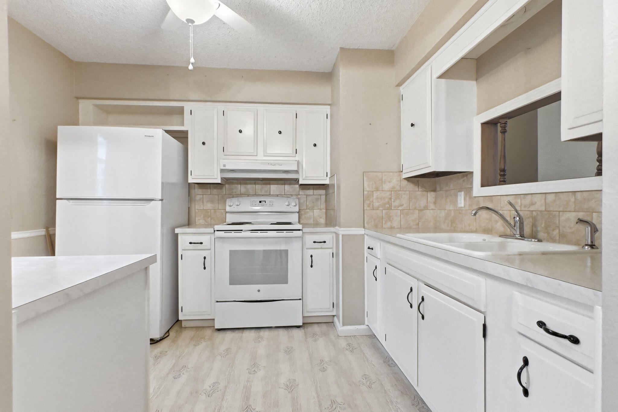 706 North Ward Street Property Photo 8
