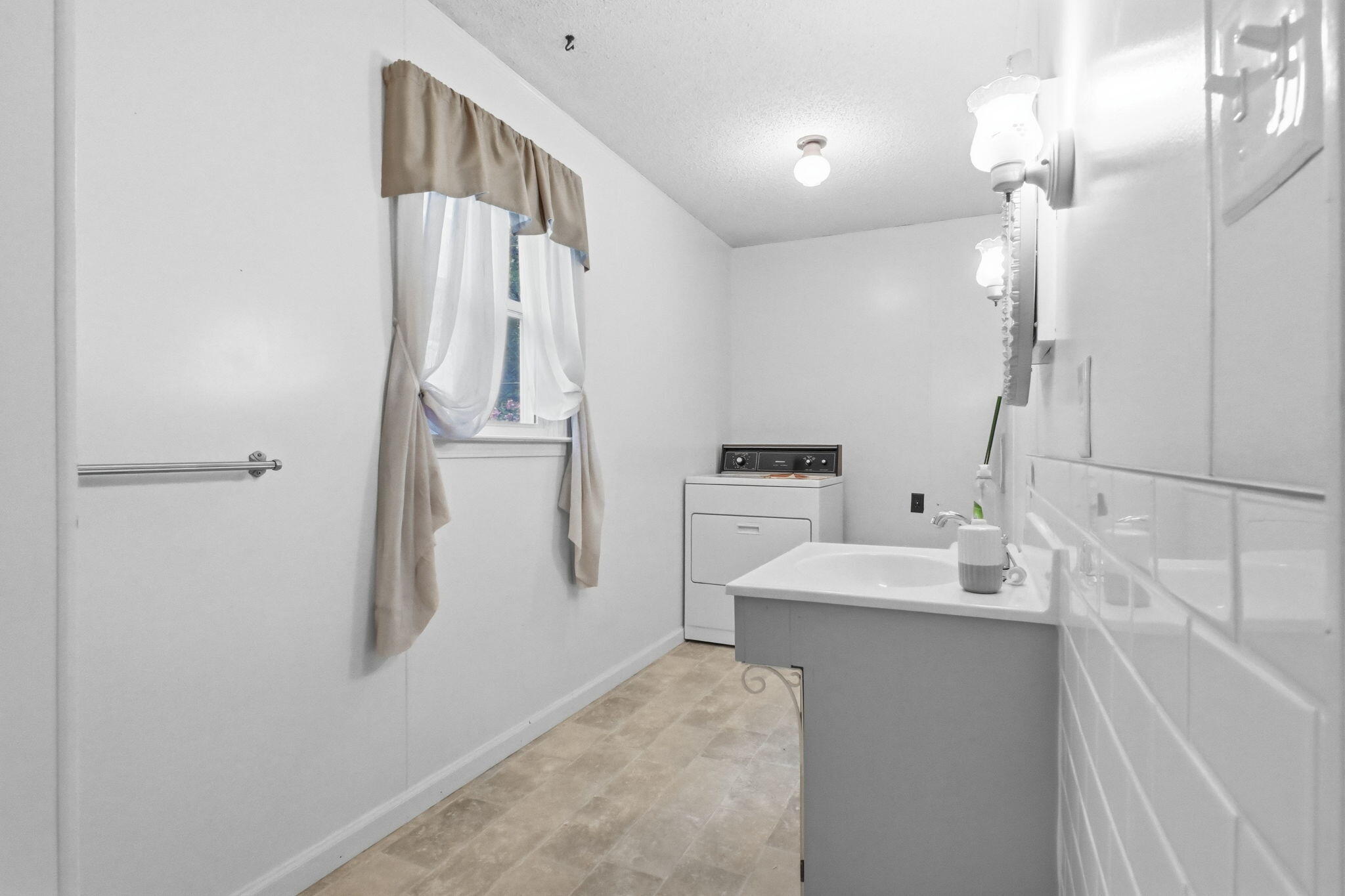 706 North Ward Street Property Photo 19