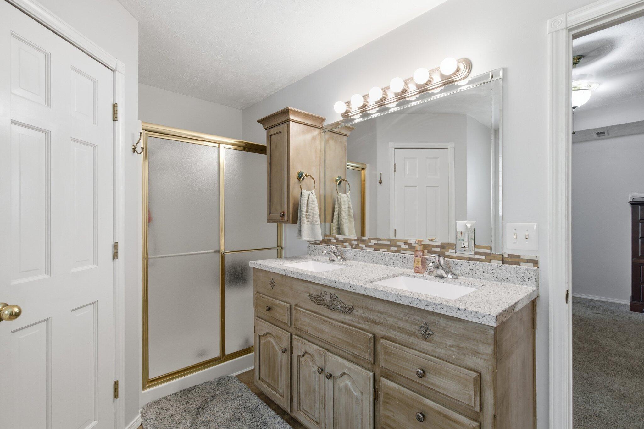 3476 Lawrence 1220 Property Photo 20