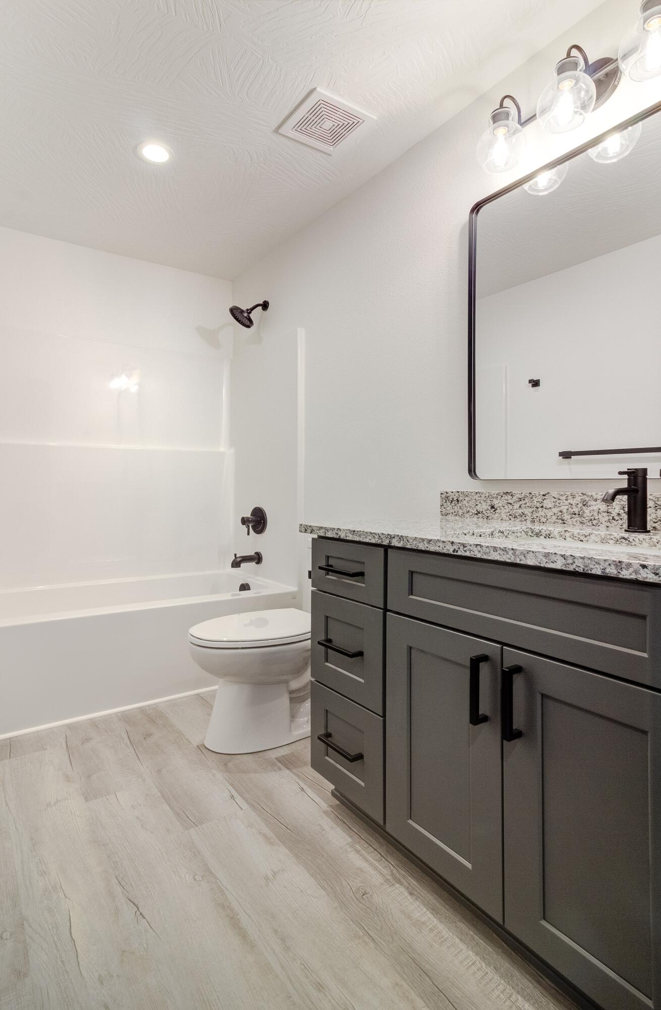 604 North Acacia Avenue Property Photo 18