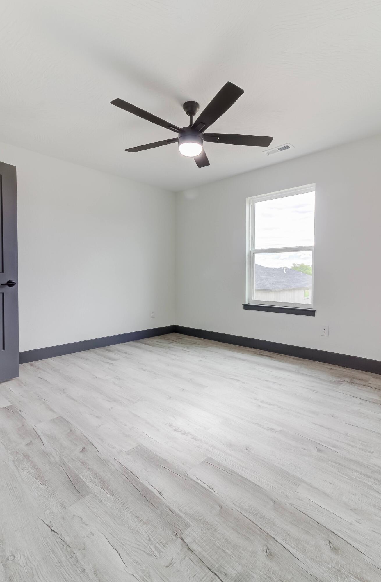 604 North Acacia Avenue Property Photo 19