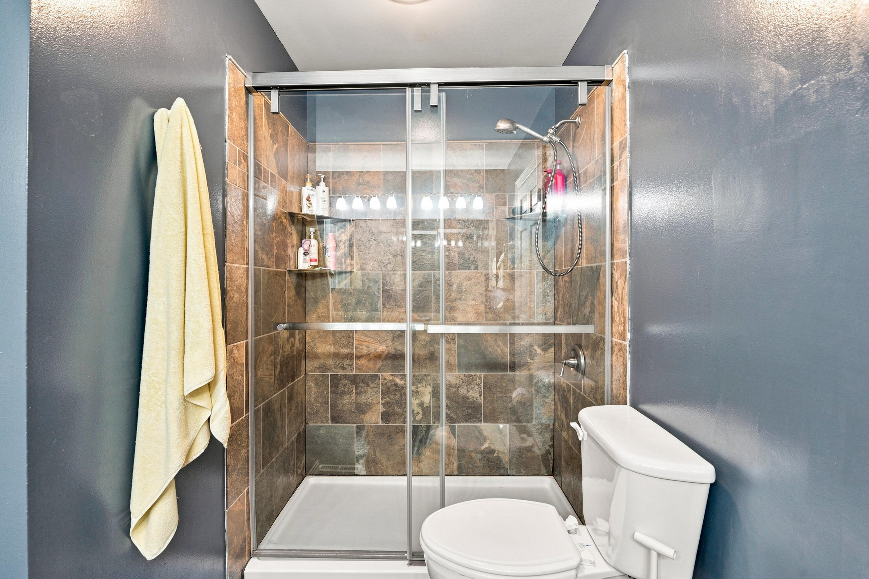 301 West 10th Street Property Photo 23