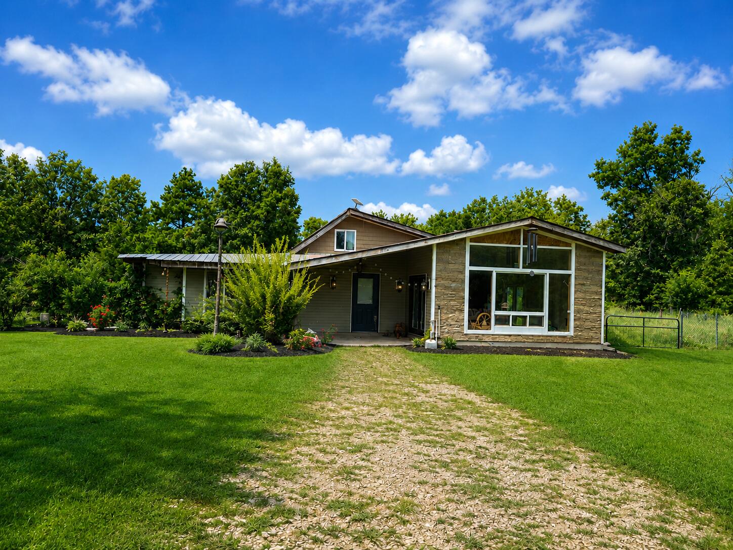 1624 County Road 434 Property Photo 1