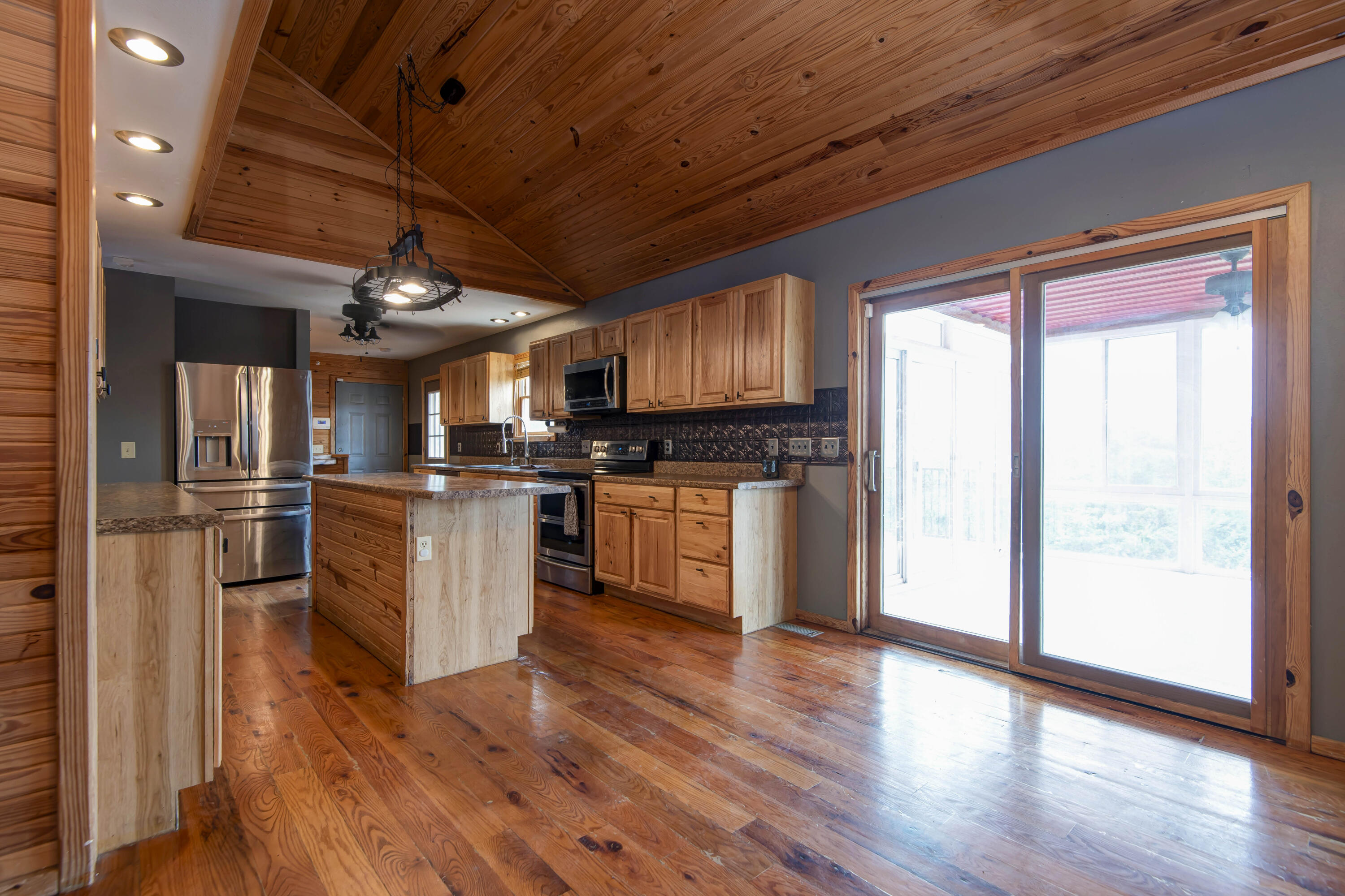 120 Four Wheel Drive Property Photo 18