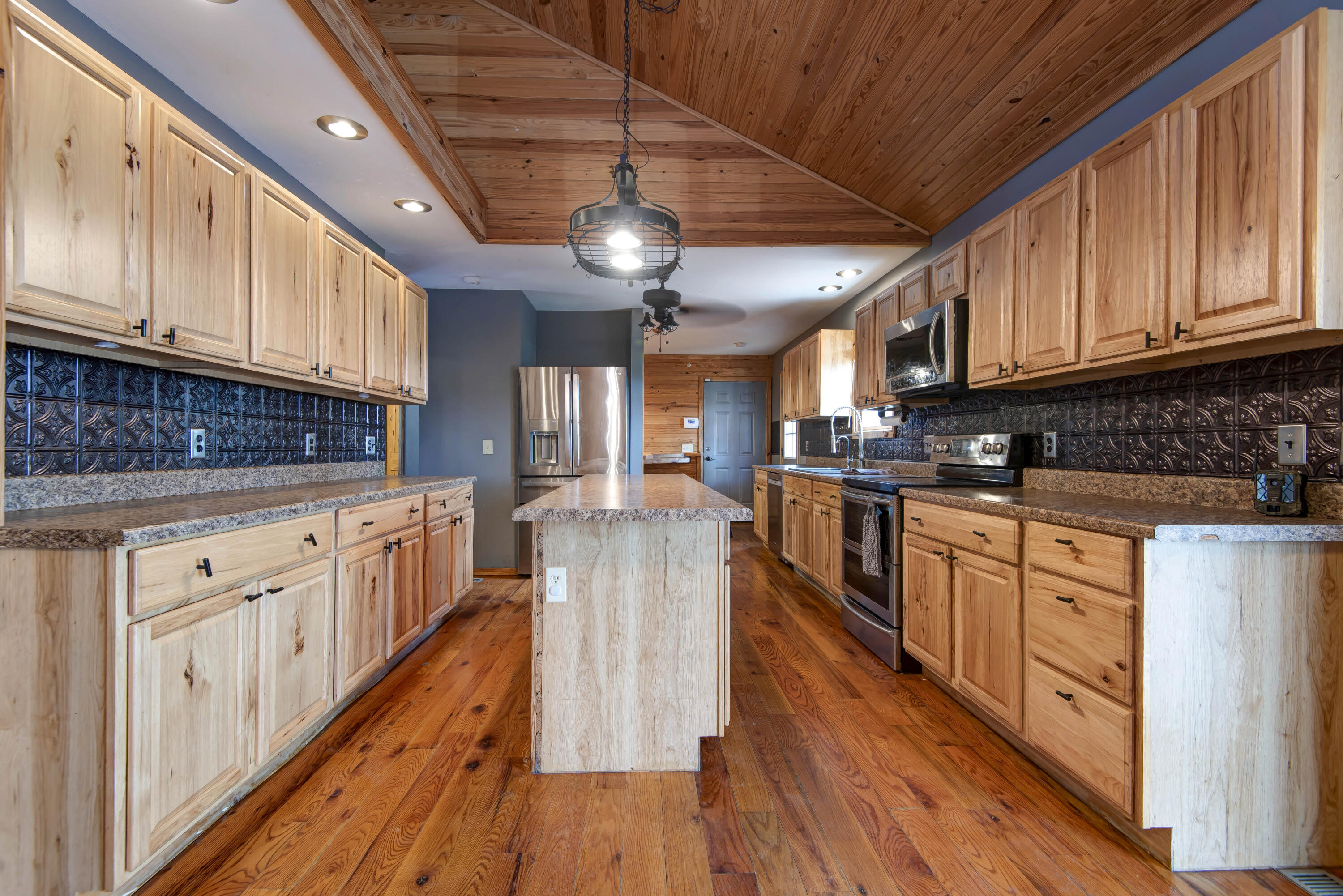120 Four Wheel Drive Property Photo 19