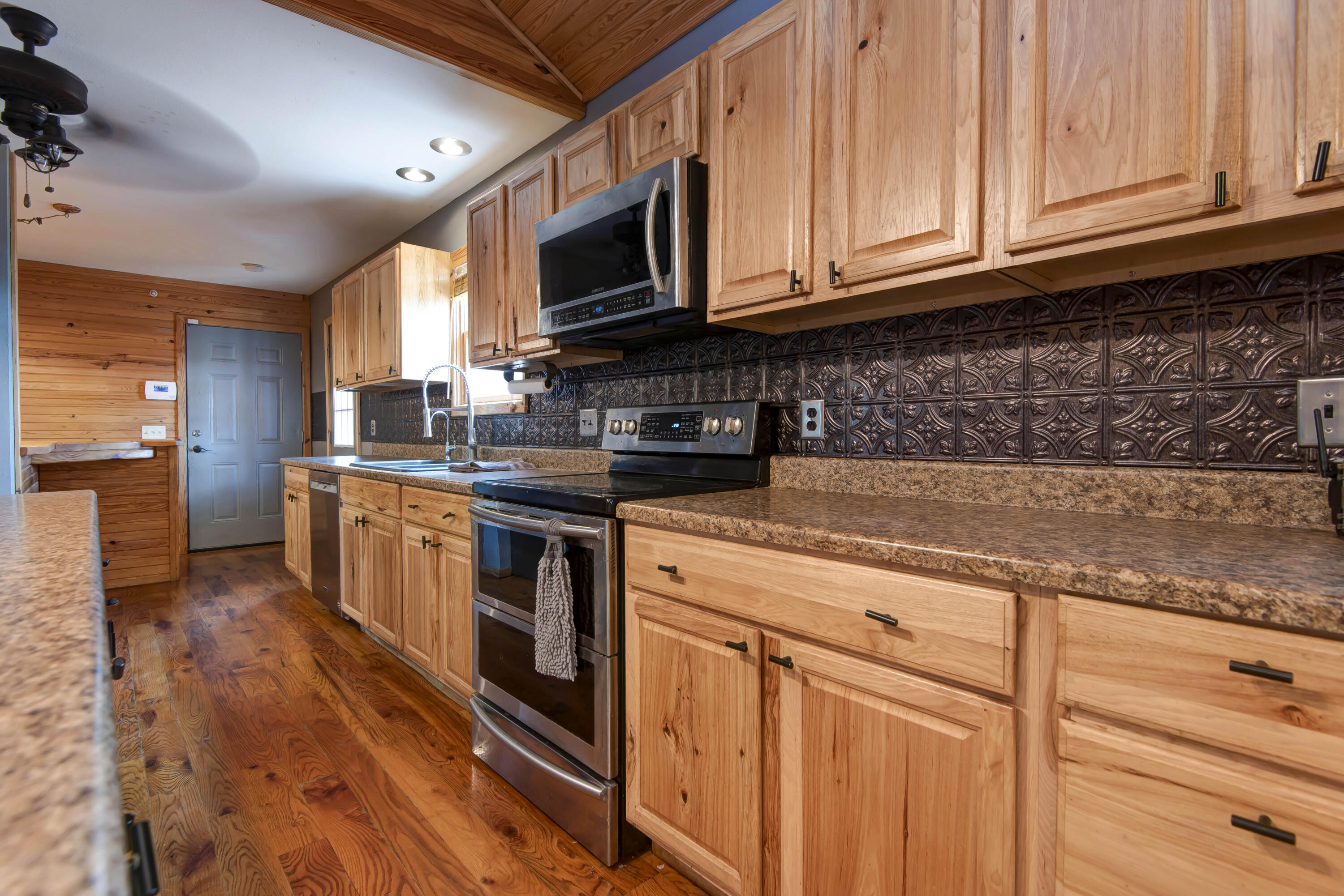 120 Four Wheel Drive Property Photo 21