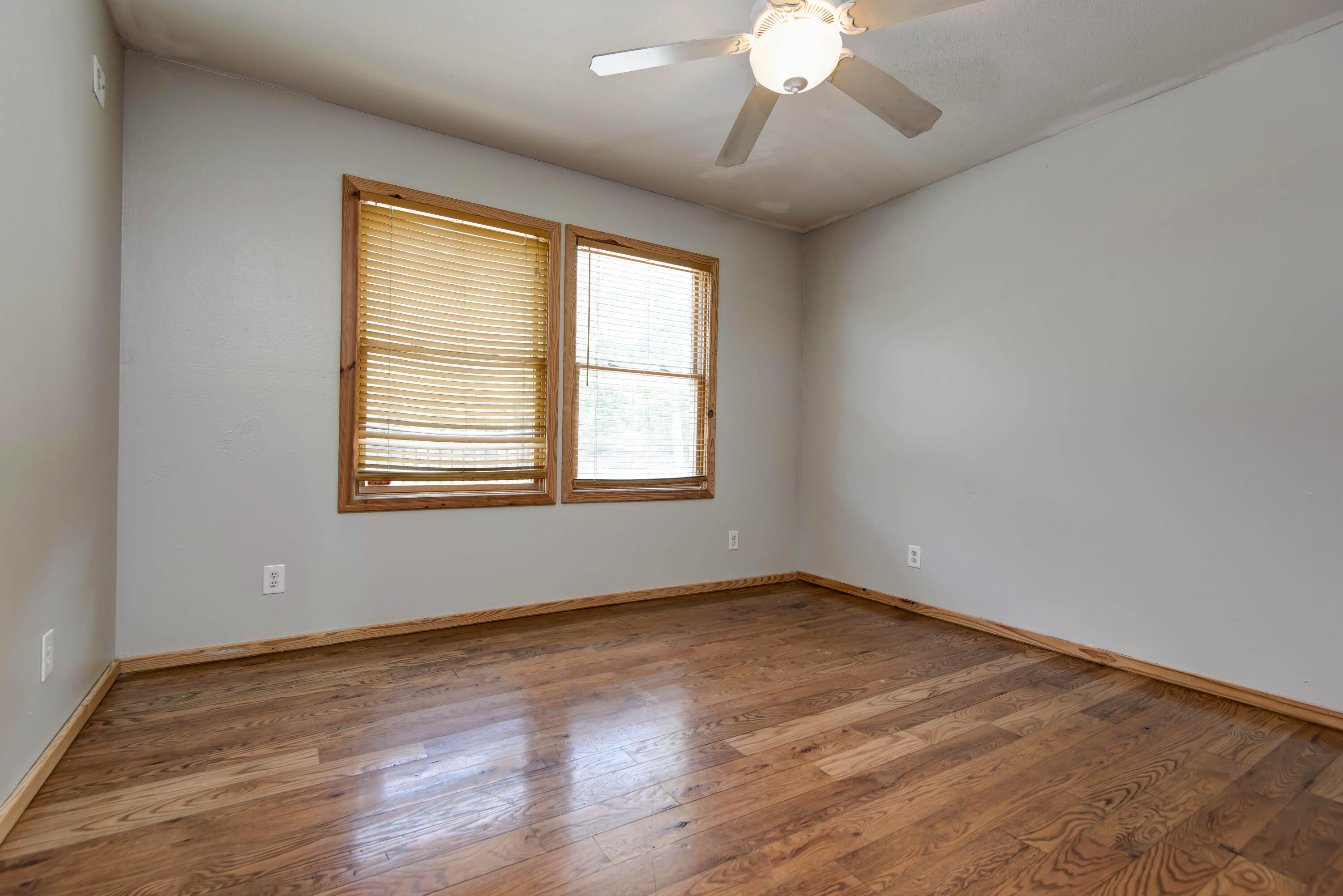 120 Four Wheel Drive Property Photo 27