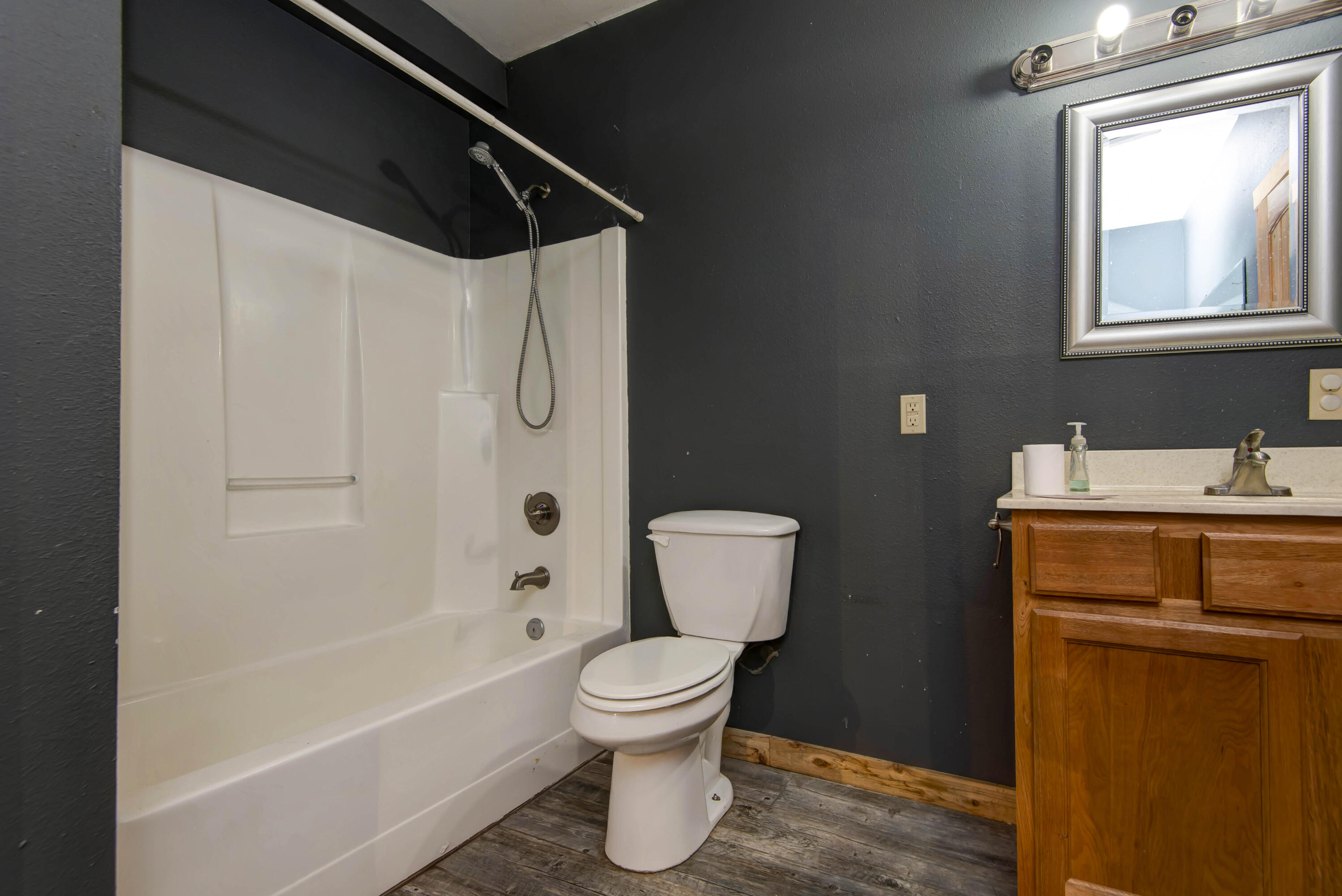 120 Four Wheel Drive Property Photo 31