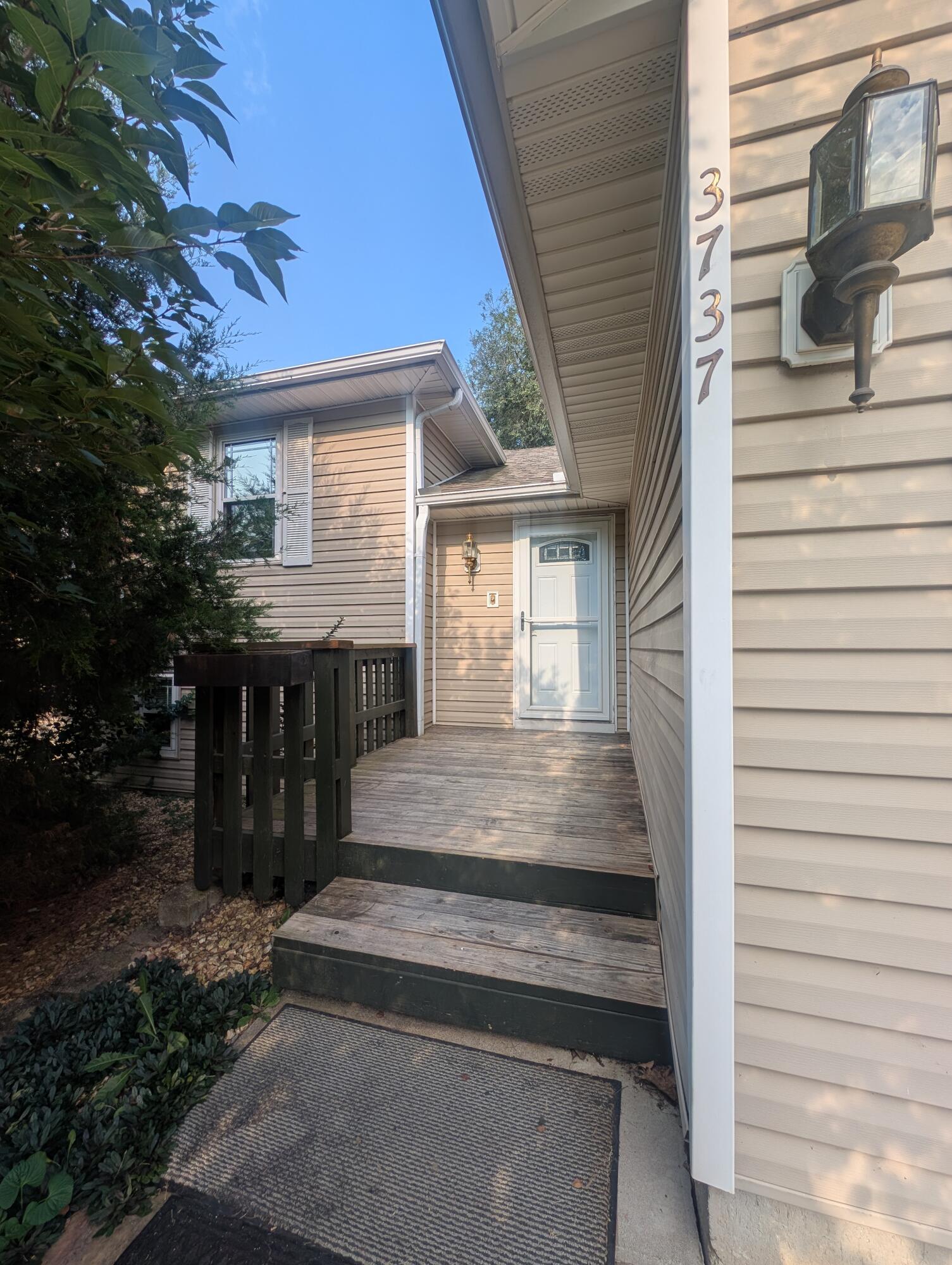3737 South Oak Avenue Property Photo 4