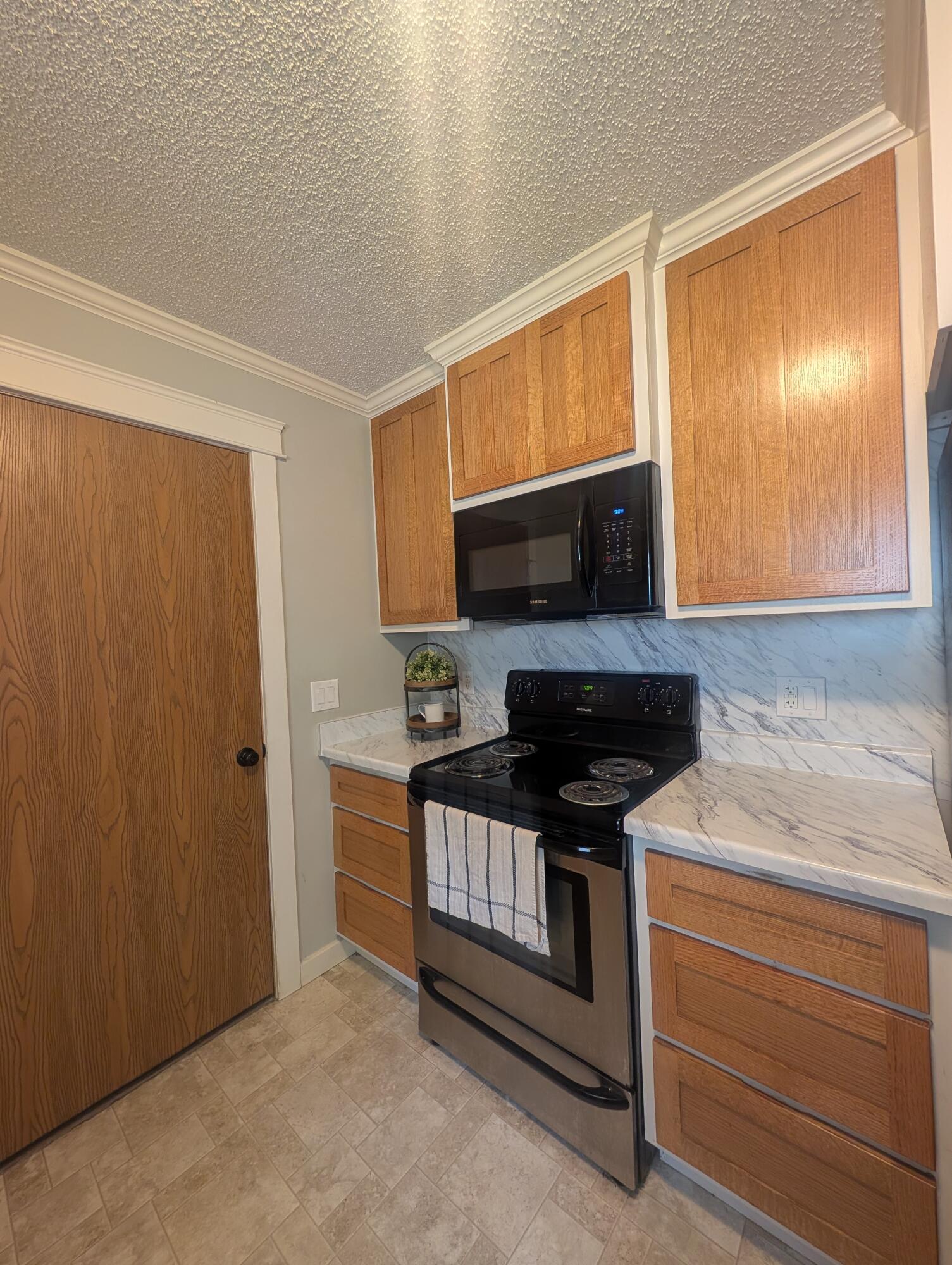 3737 South Oak Avenue Property Photo 14