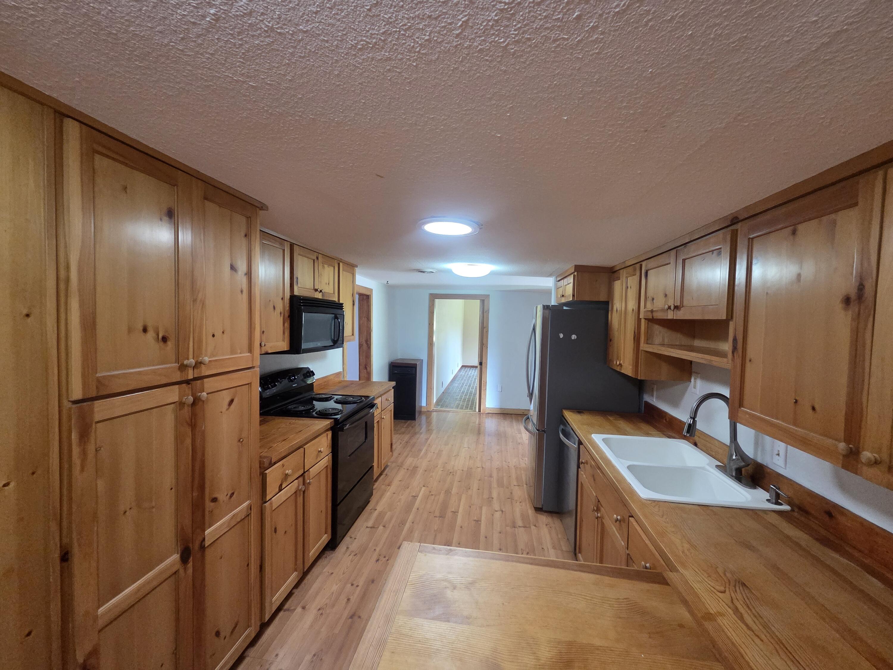 2620 County Road 2300 Property Photo 6