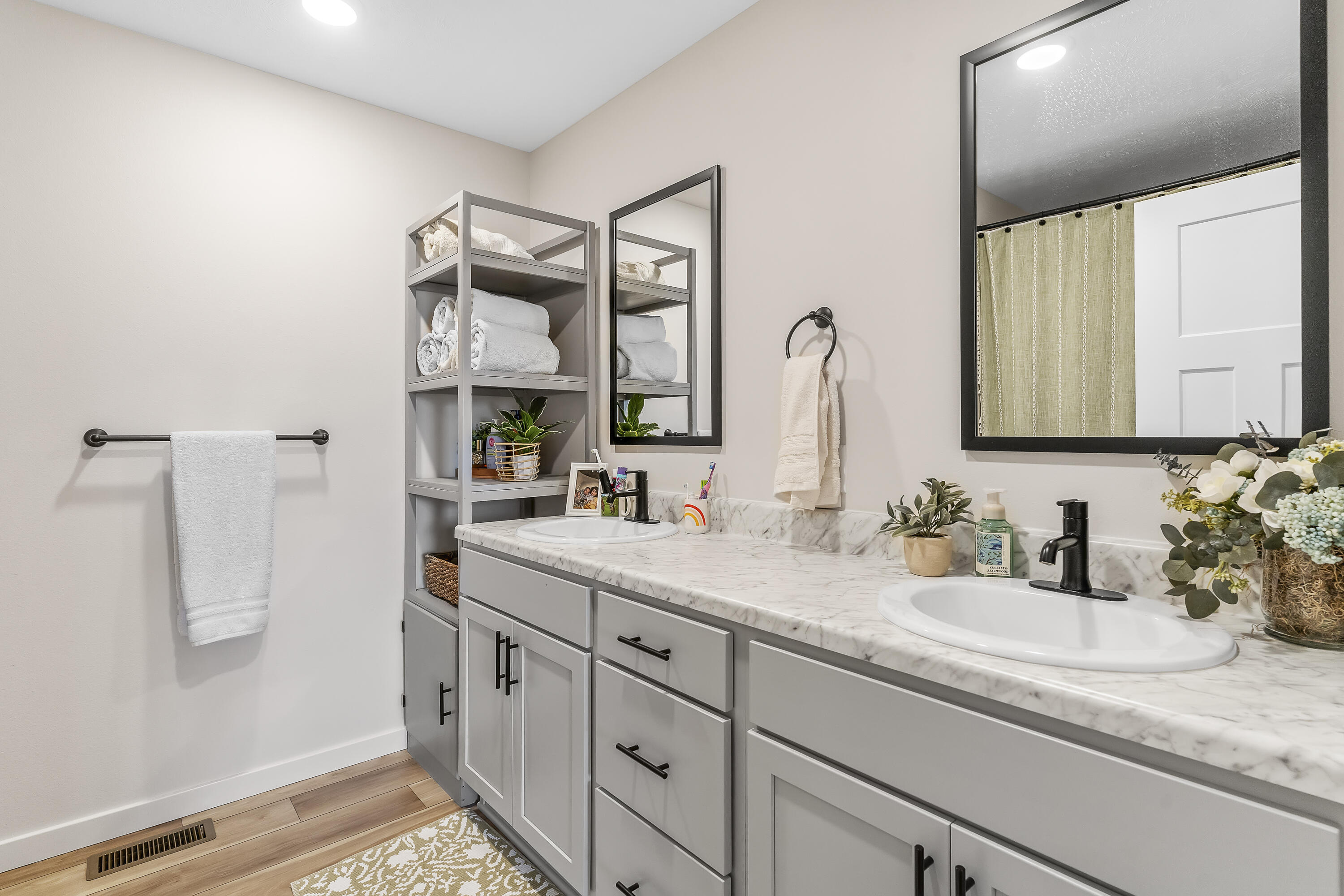 578 West Oak Lawn Street Property Photo 17