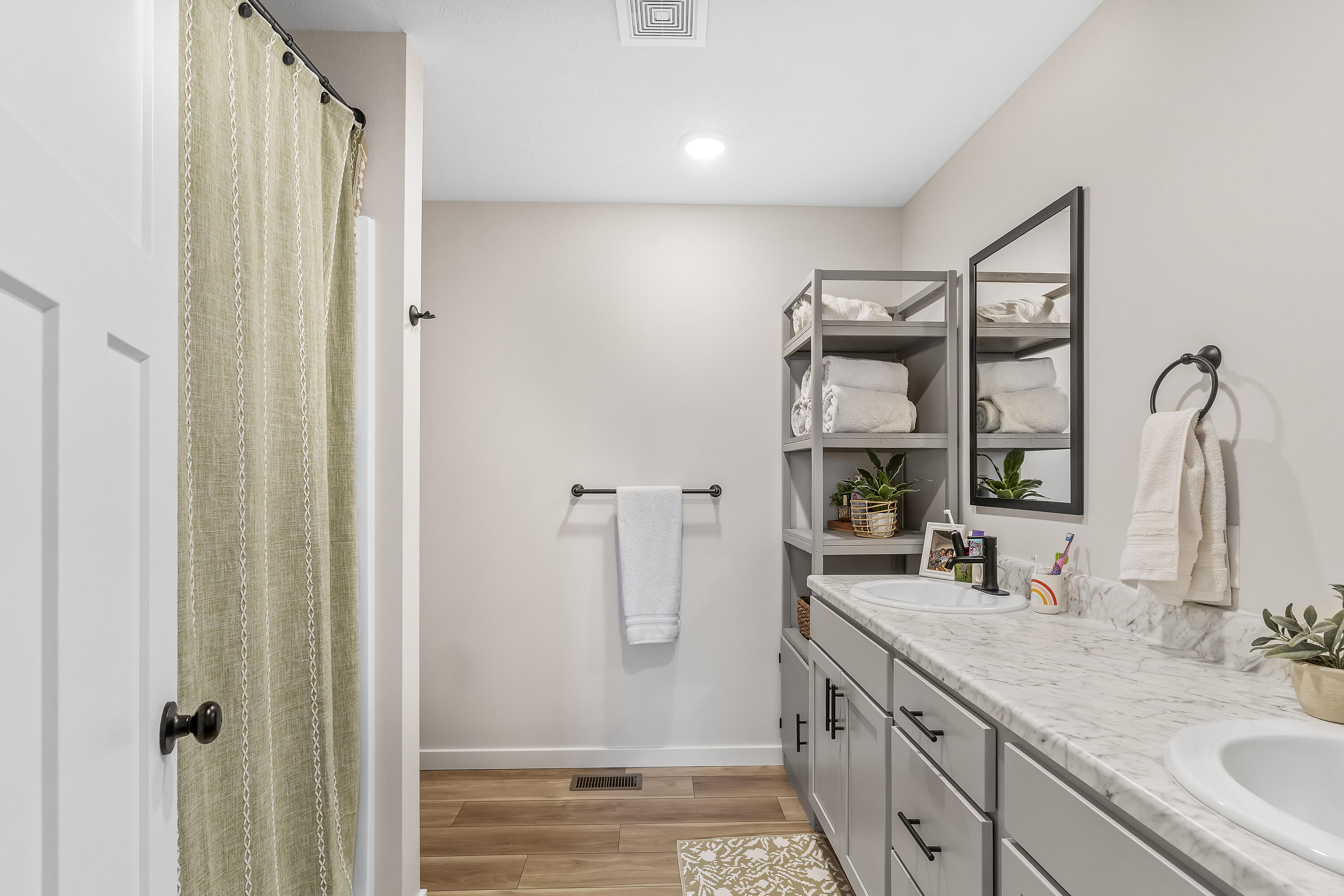 578 West Oak Lawn Street Property Photo 18
