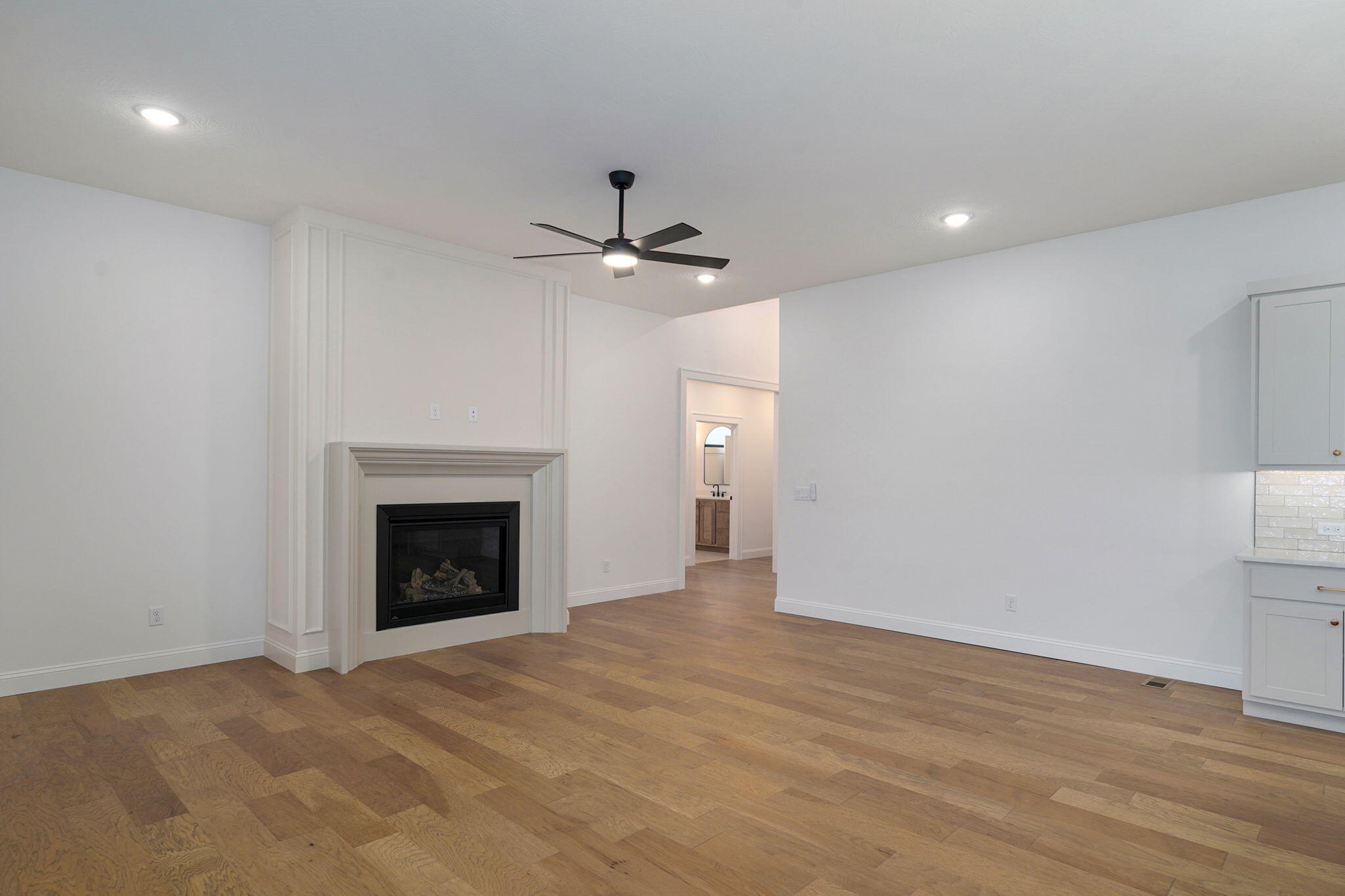 2136 North Sun Valley Drive Property Photo 8