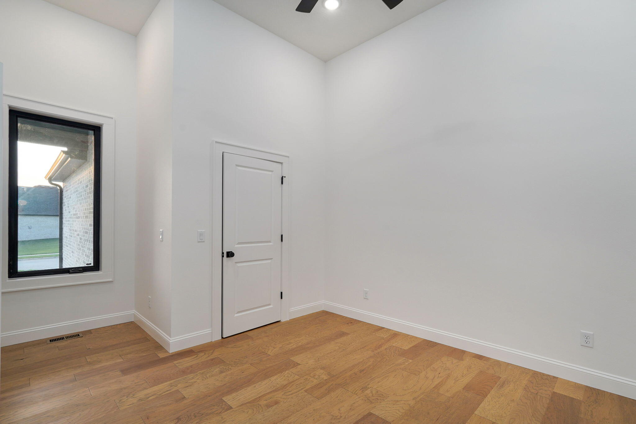 2136 North Sun Valley Drive Property Photo 24
