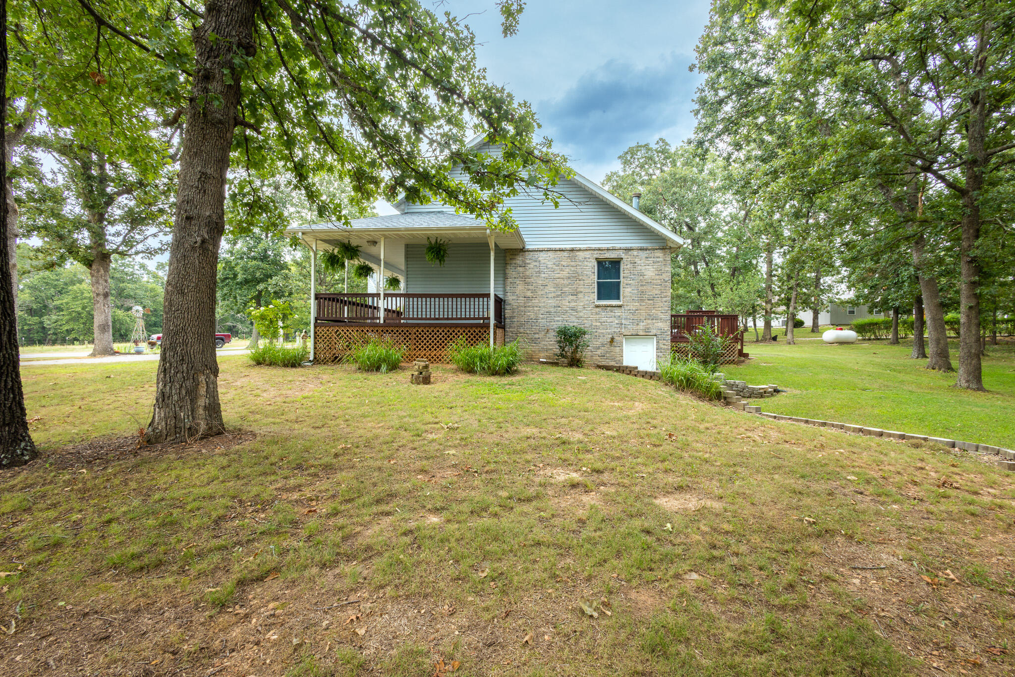 23024 Lawrence 1200 Property Photo 5