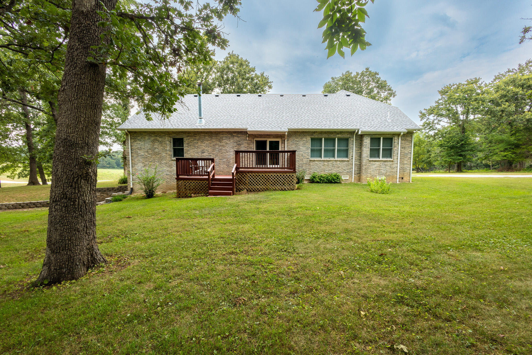 23024 Lawrence 1200 Property Photo 6