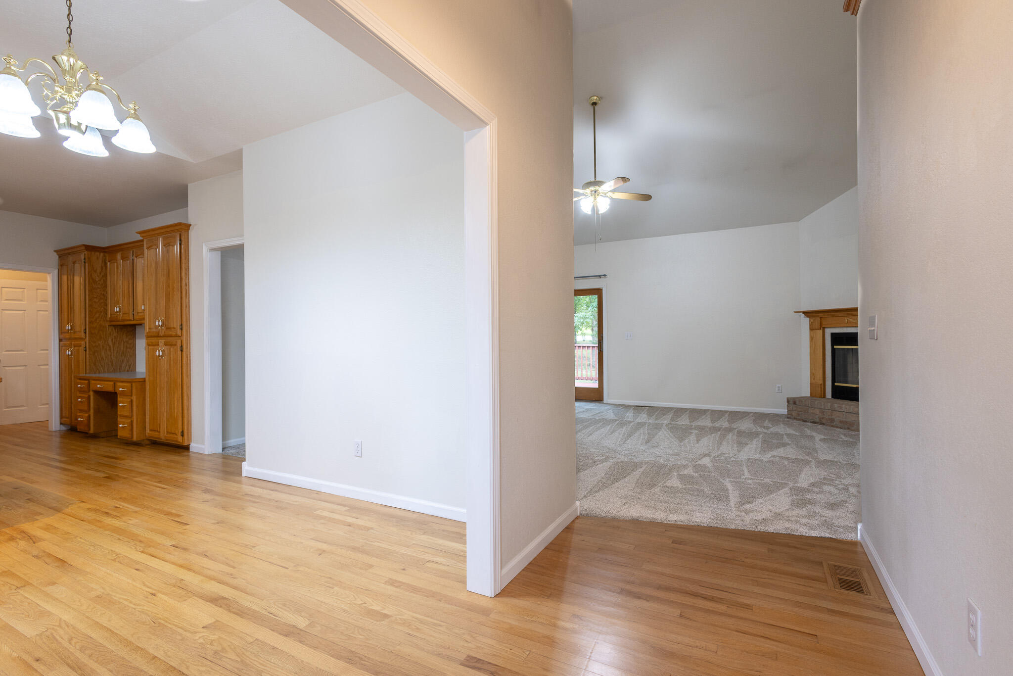 23024 Lawrence 1200 Property Photo 13