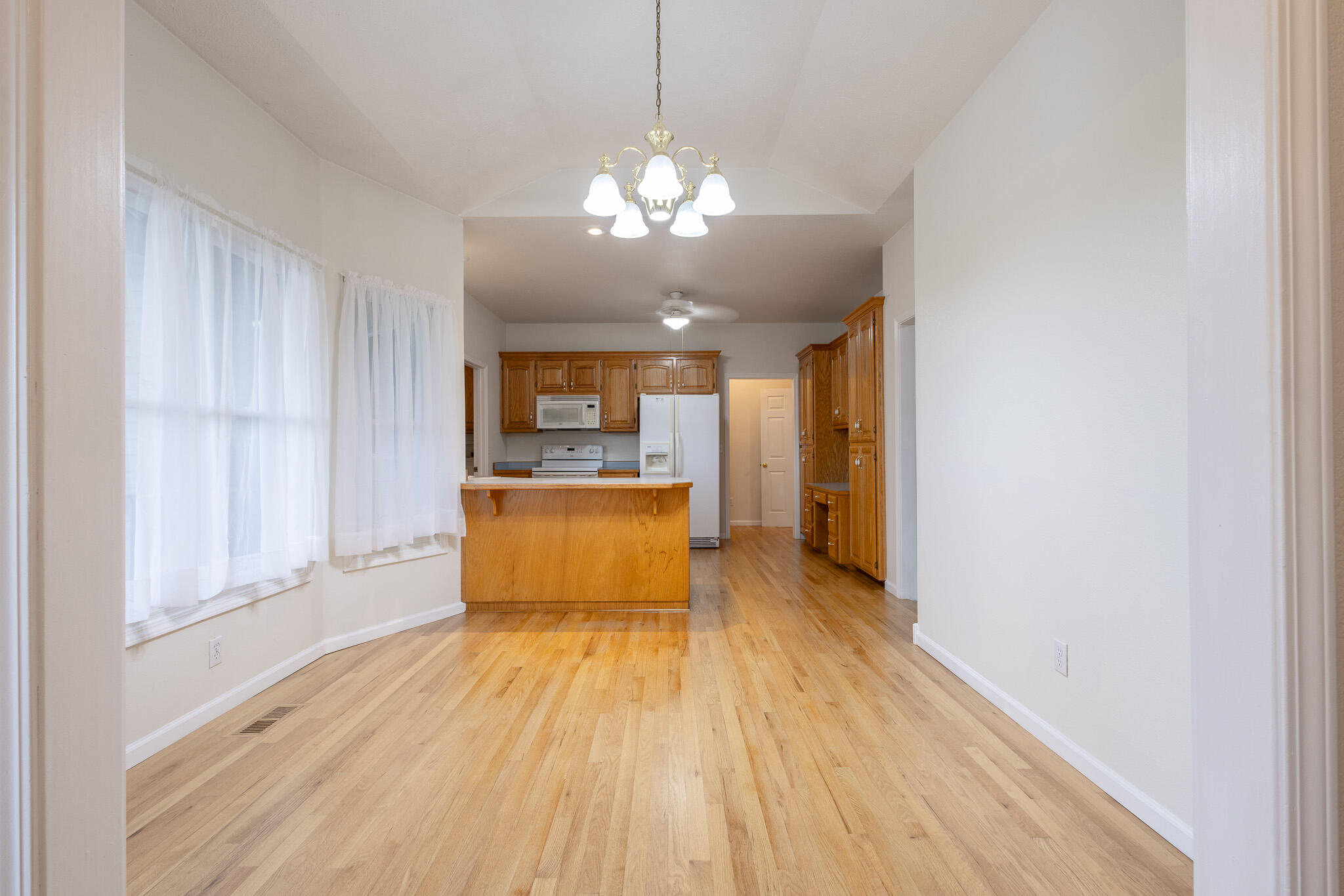 23024 Lawrence 1200 Property Photo 15