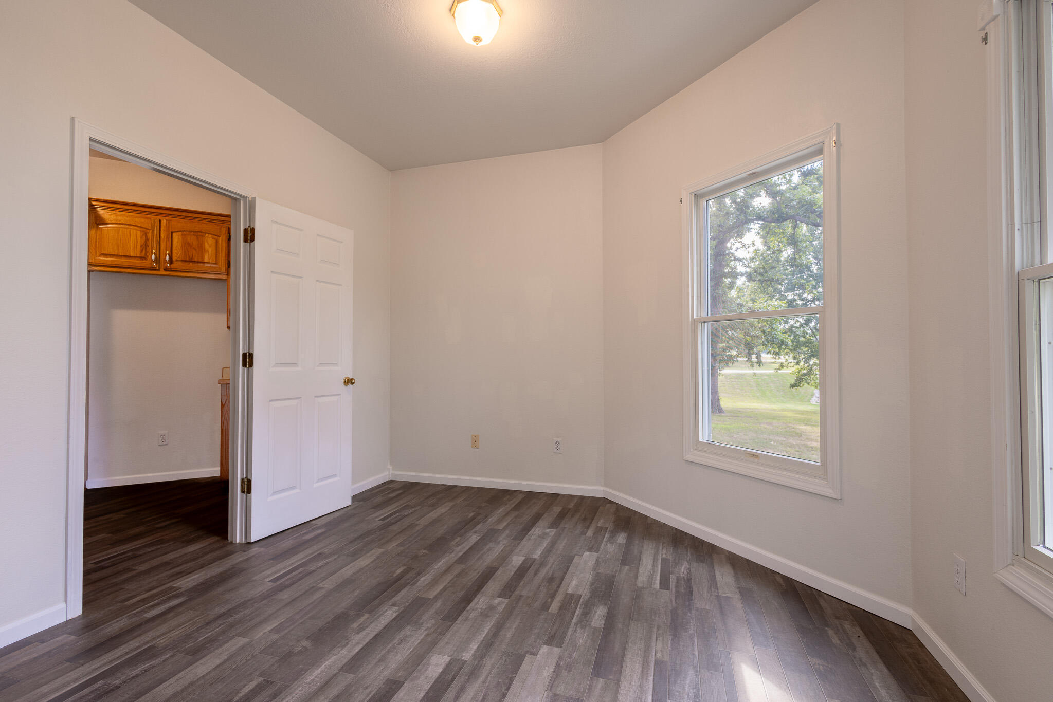 23024 Lawrence 1200 Property Photo 24