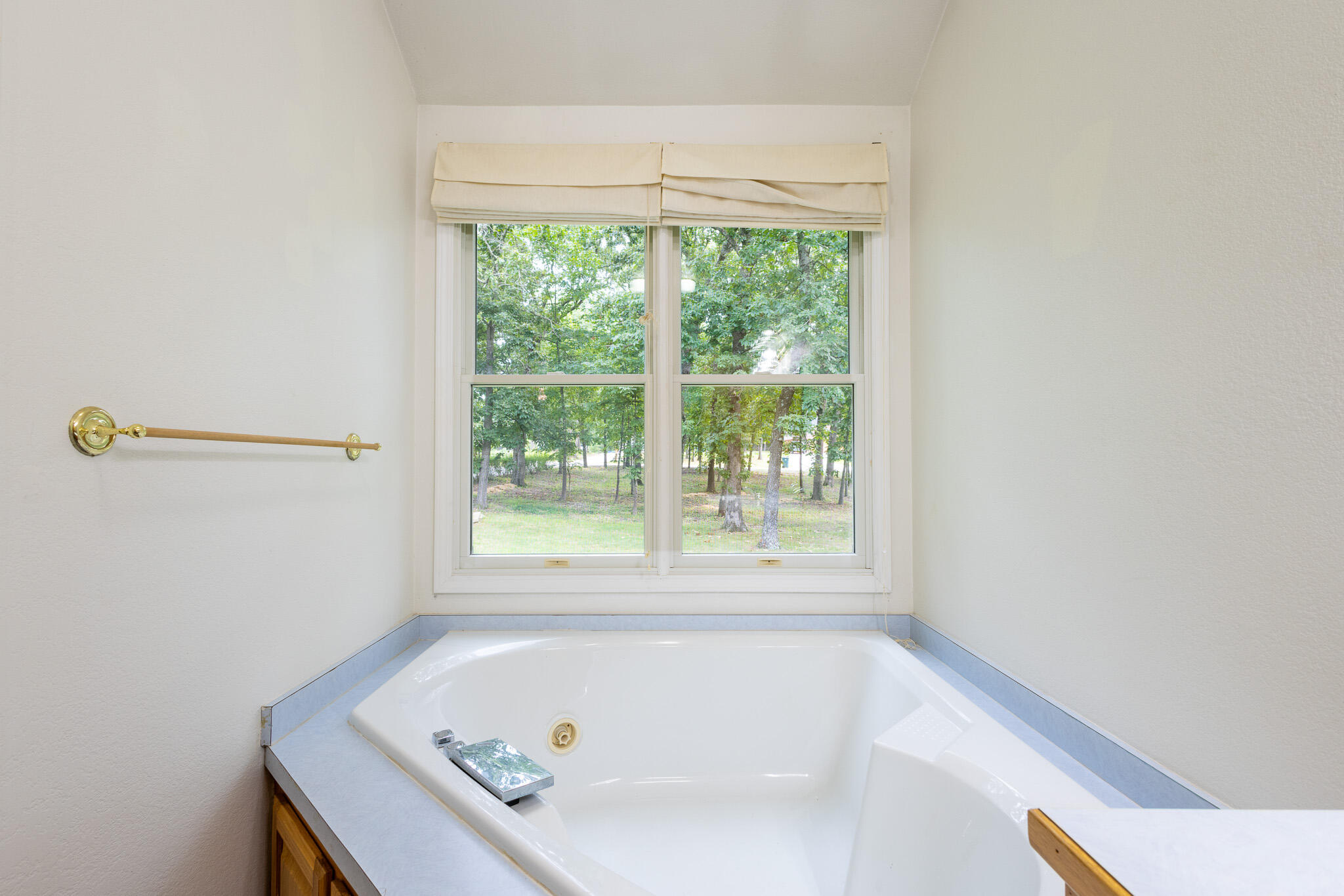 23024 Lawrence 1200 Property Photo 33