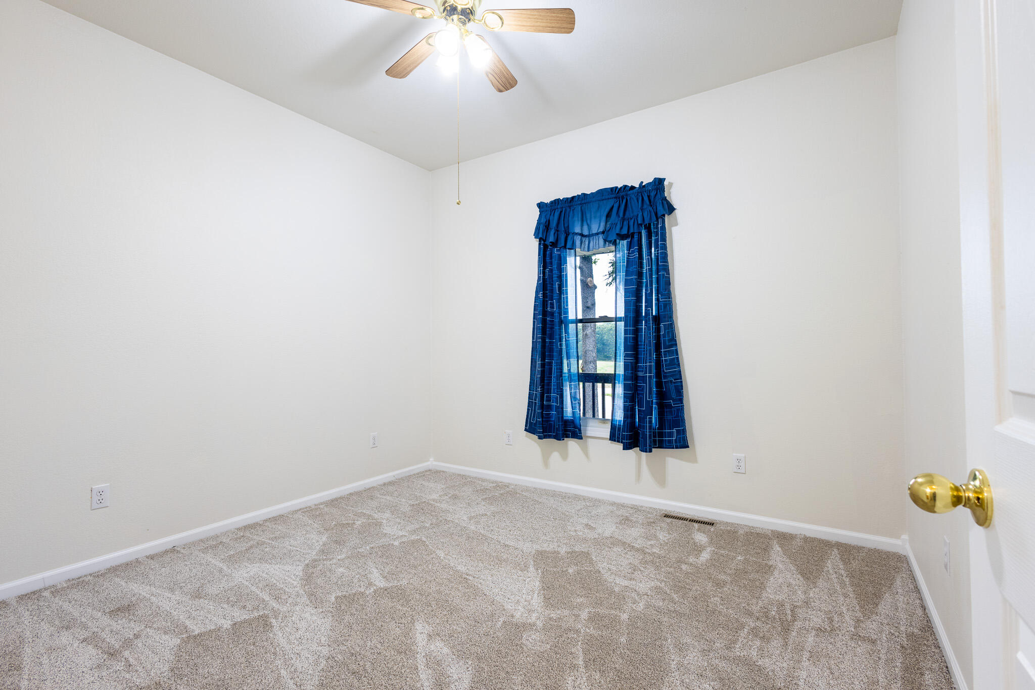 23024 Lawrence 1200 Property Photo 46