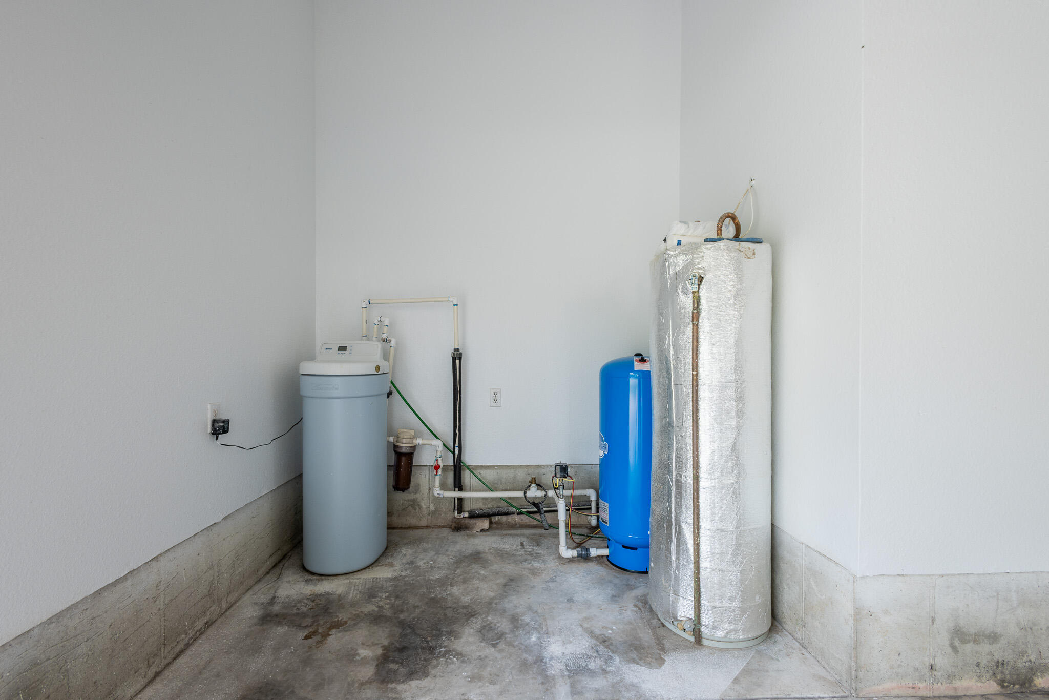 23024 Lawrence 1200 Property Photo 54