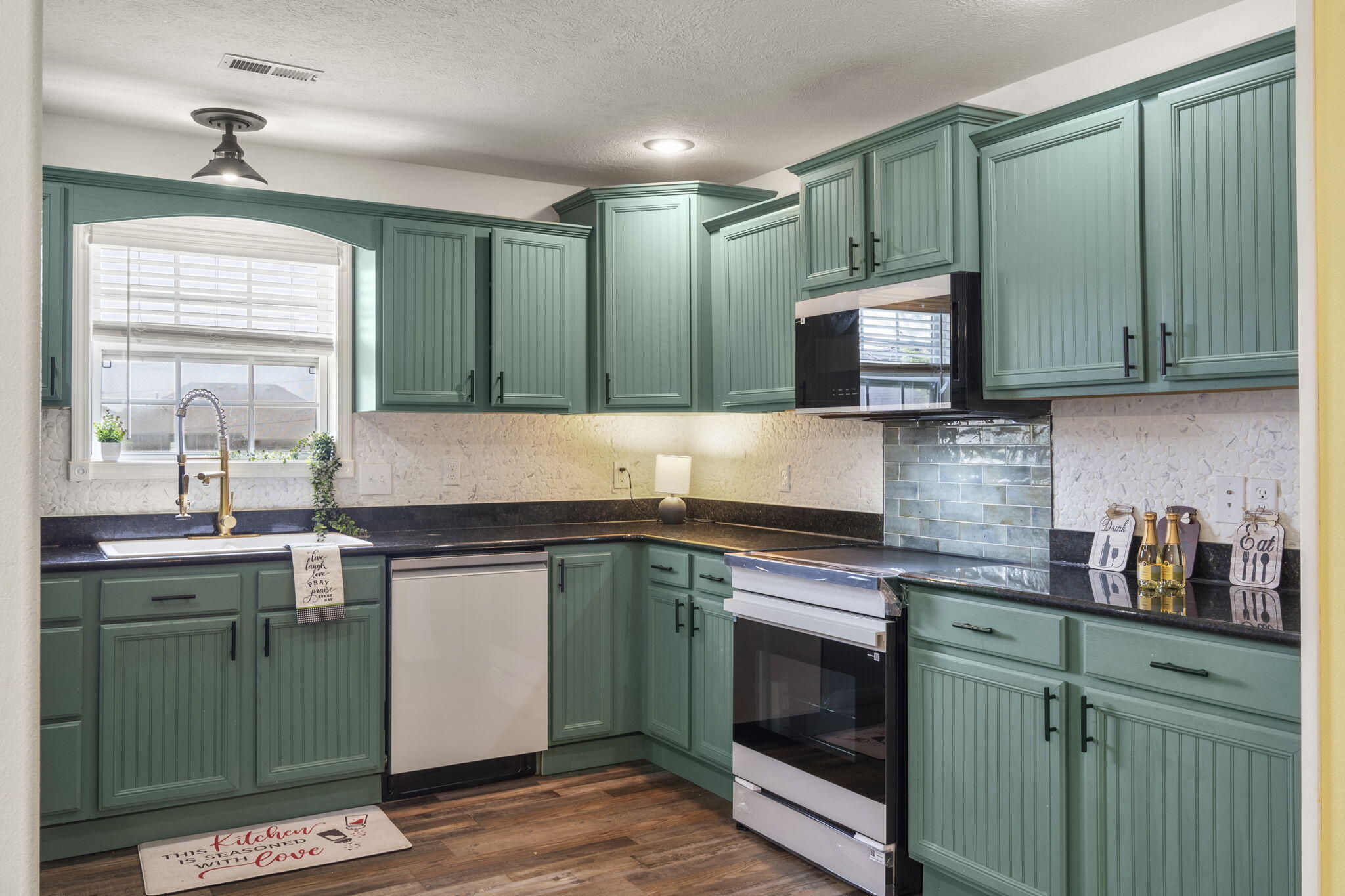 835 East Country Ridge Street Property Photo 10