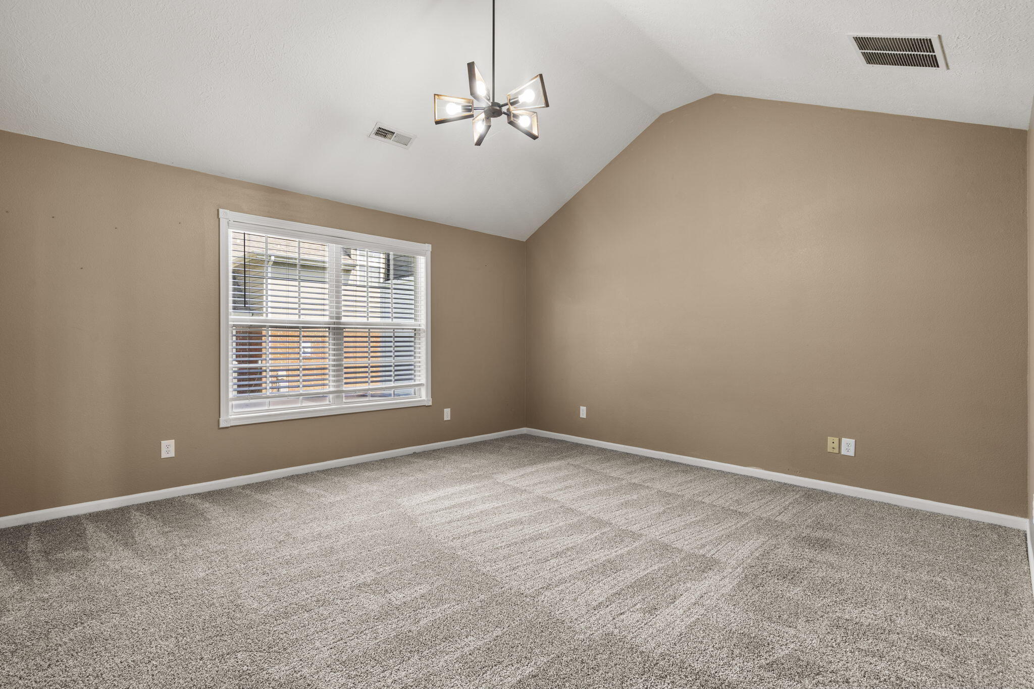 835 East Country Ridge Street Property Photo 18