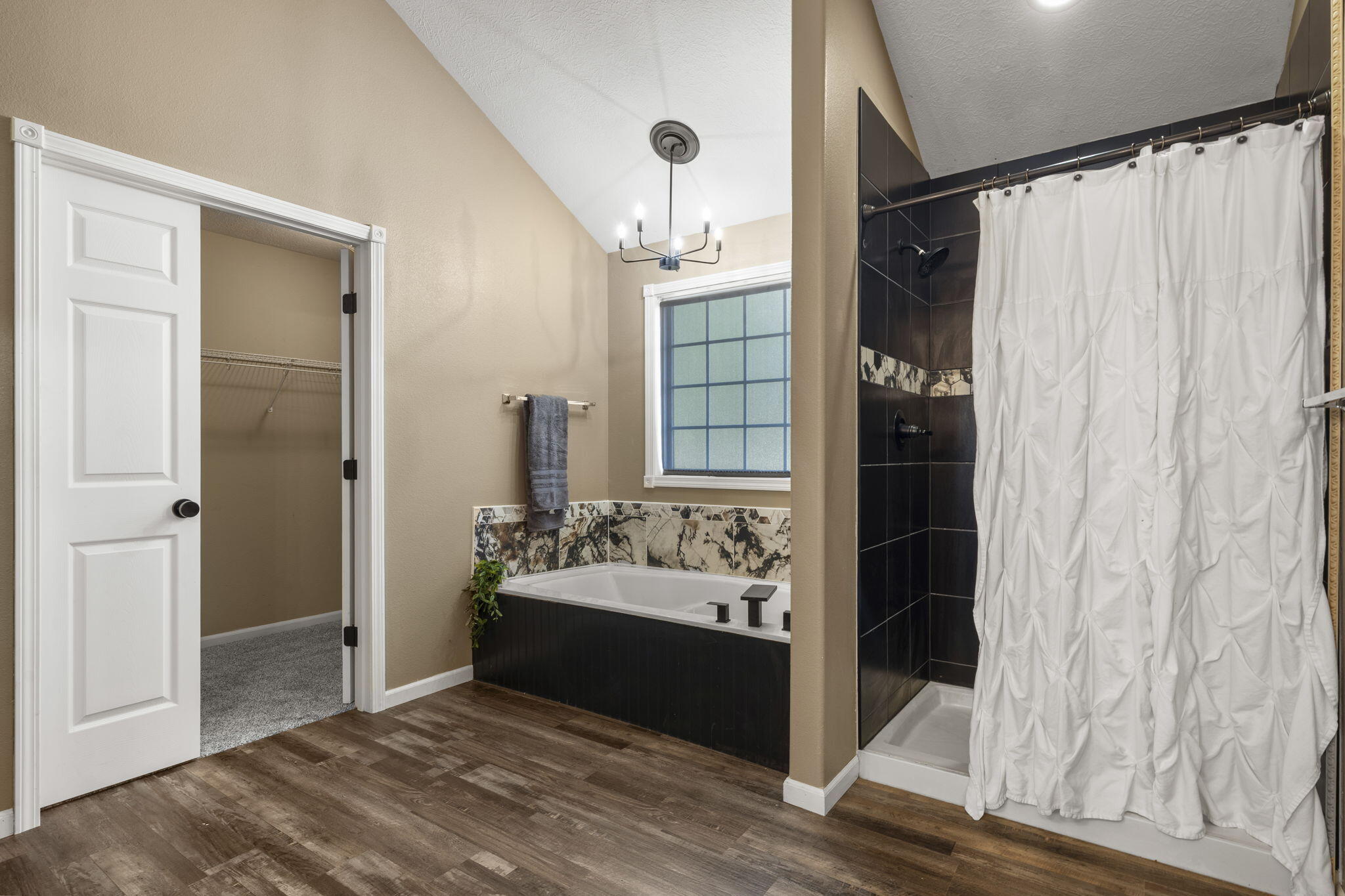 835 East Country Ridge Street Property Photo 21