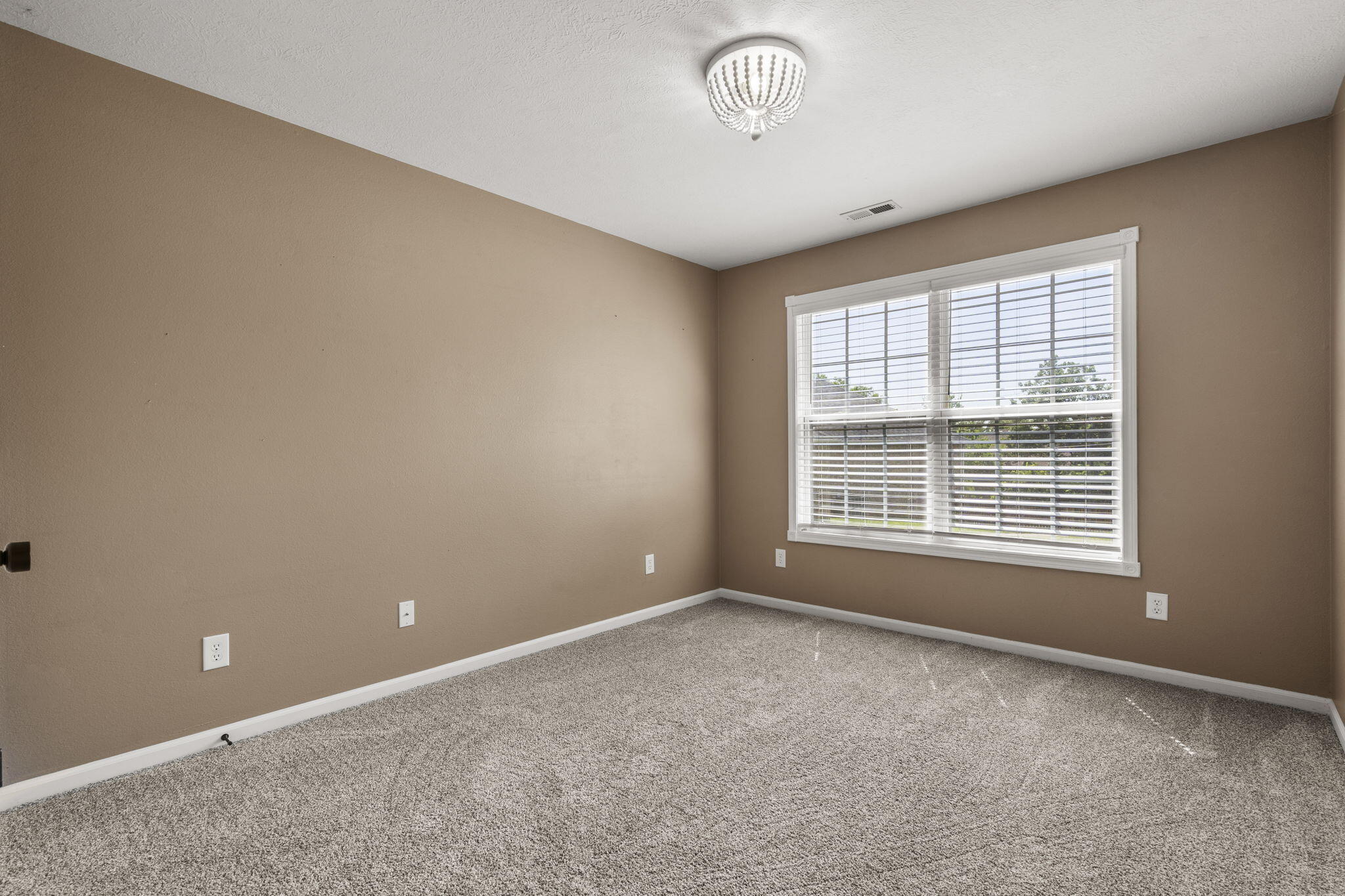 835 East Country Ridge Street Property Photo 26