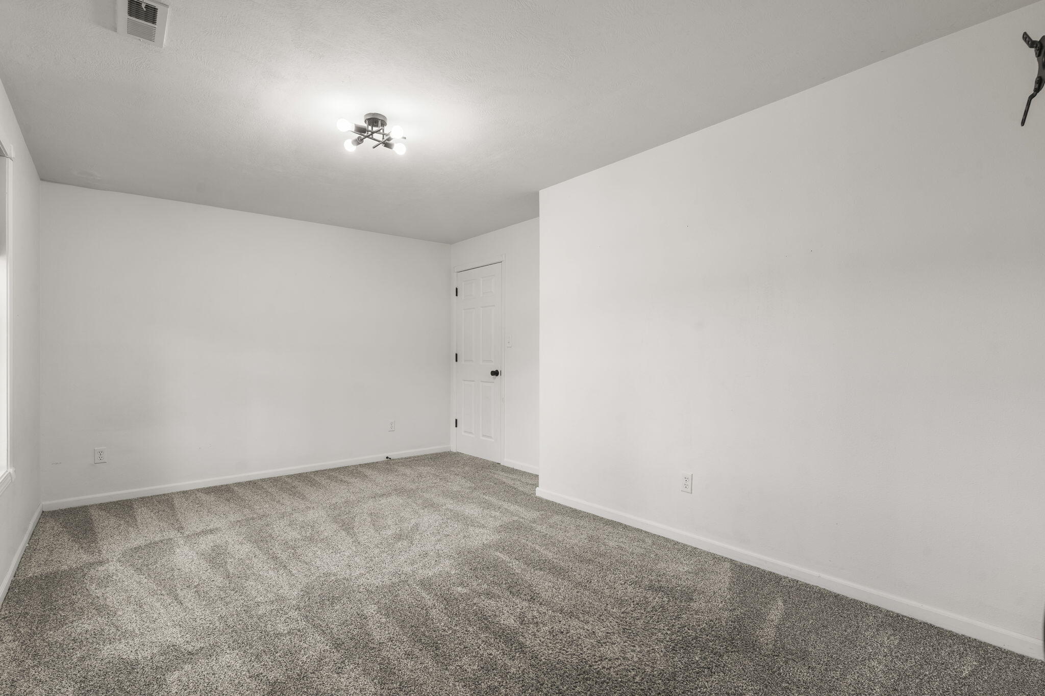 835 East Country Ridge Street Property Photo 28