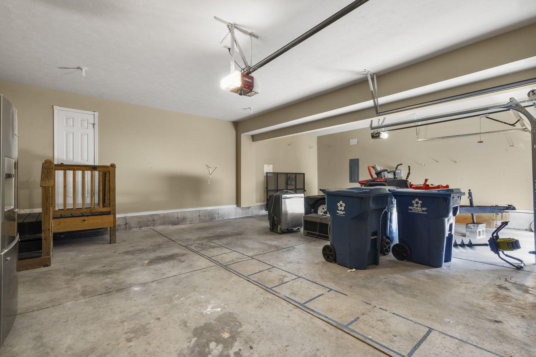 835 East Country Ridge Street Property Photo 36