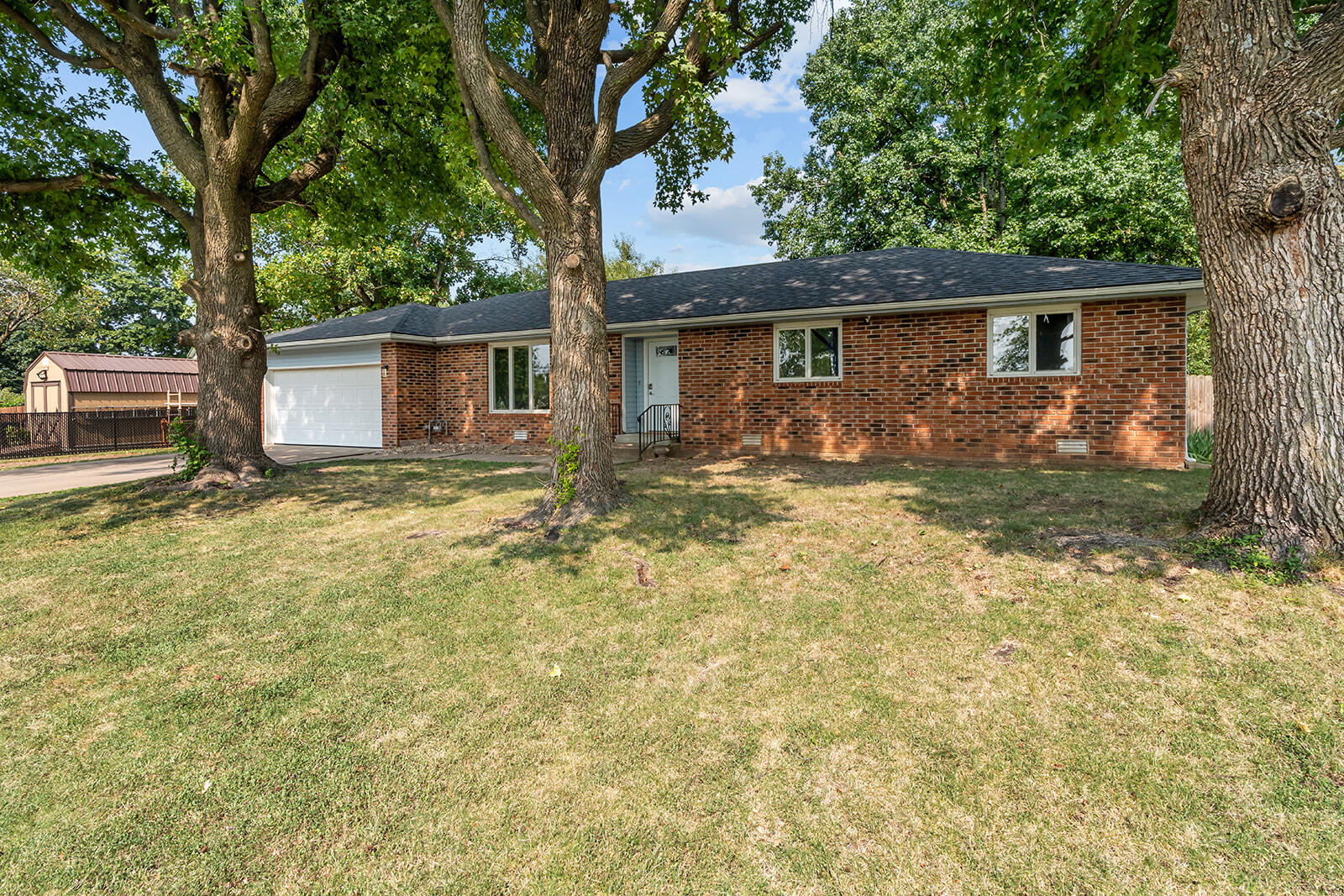 1304 South Adams Avenue Property Photo 33