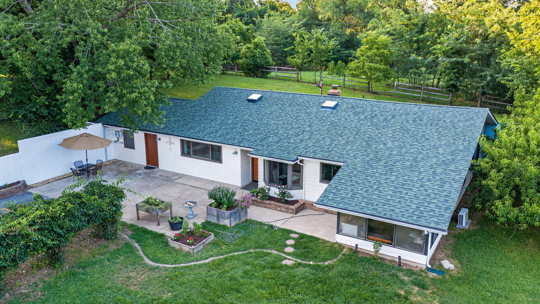851 West Stonehill Road Property Photo 4