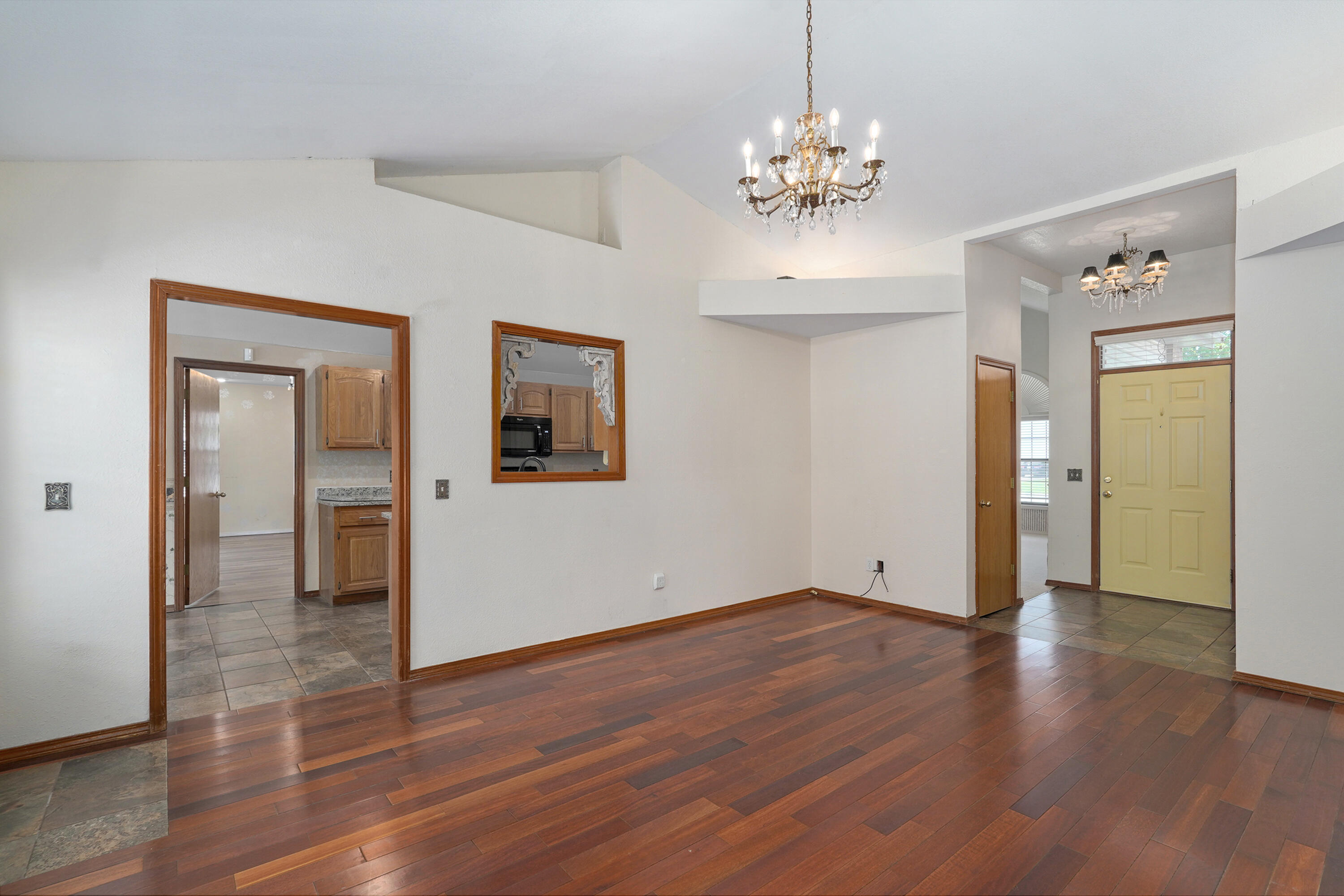 212 North Meadow Street Property Photo 5