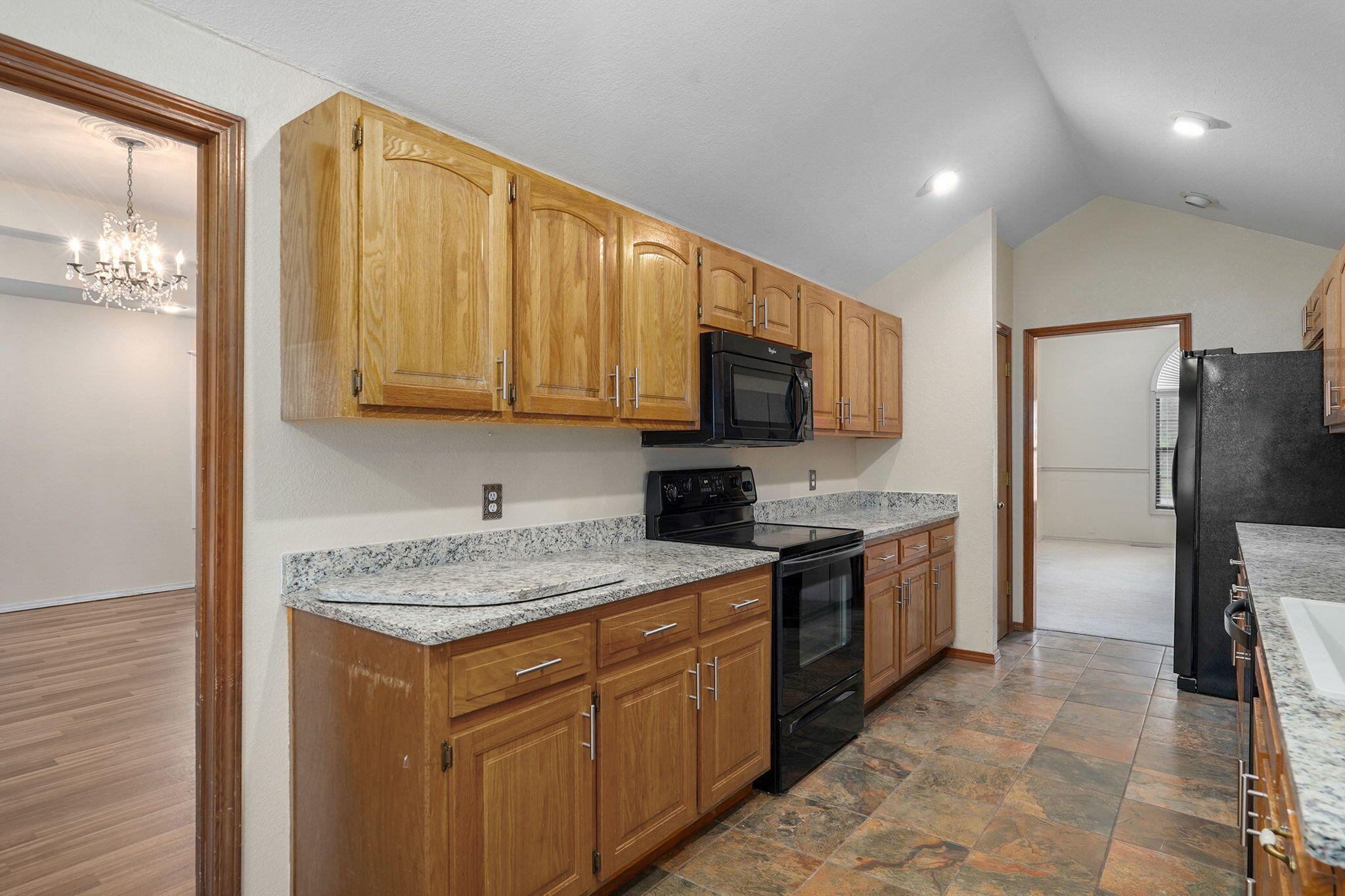 212 North Meadow Street Property Photo 9