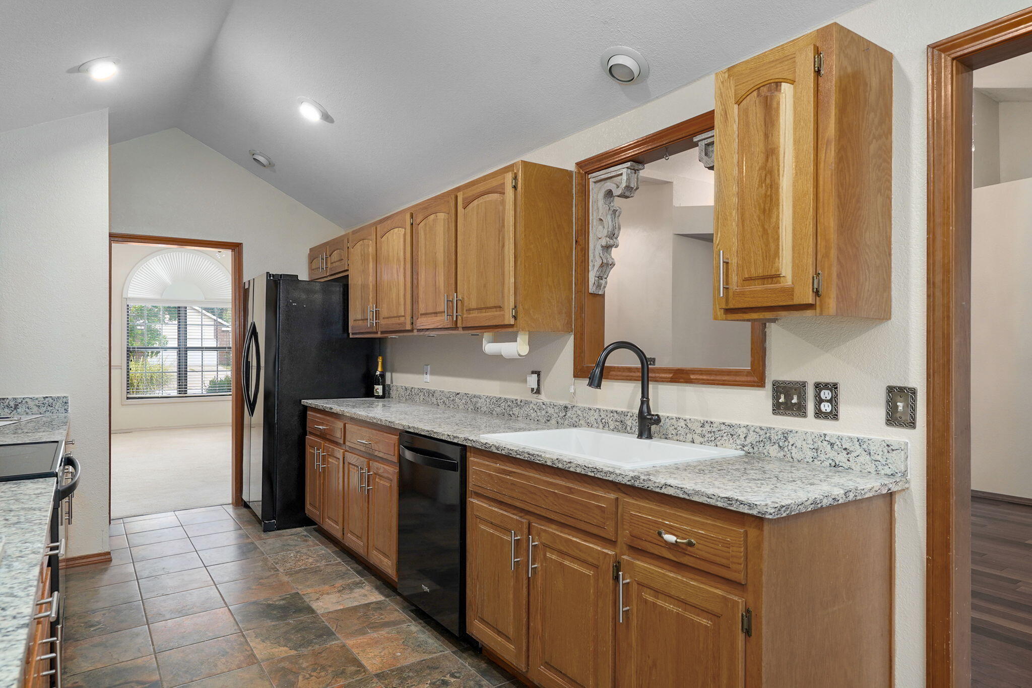 212 North Meadow Street Property Photo 10