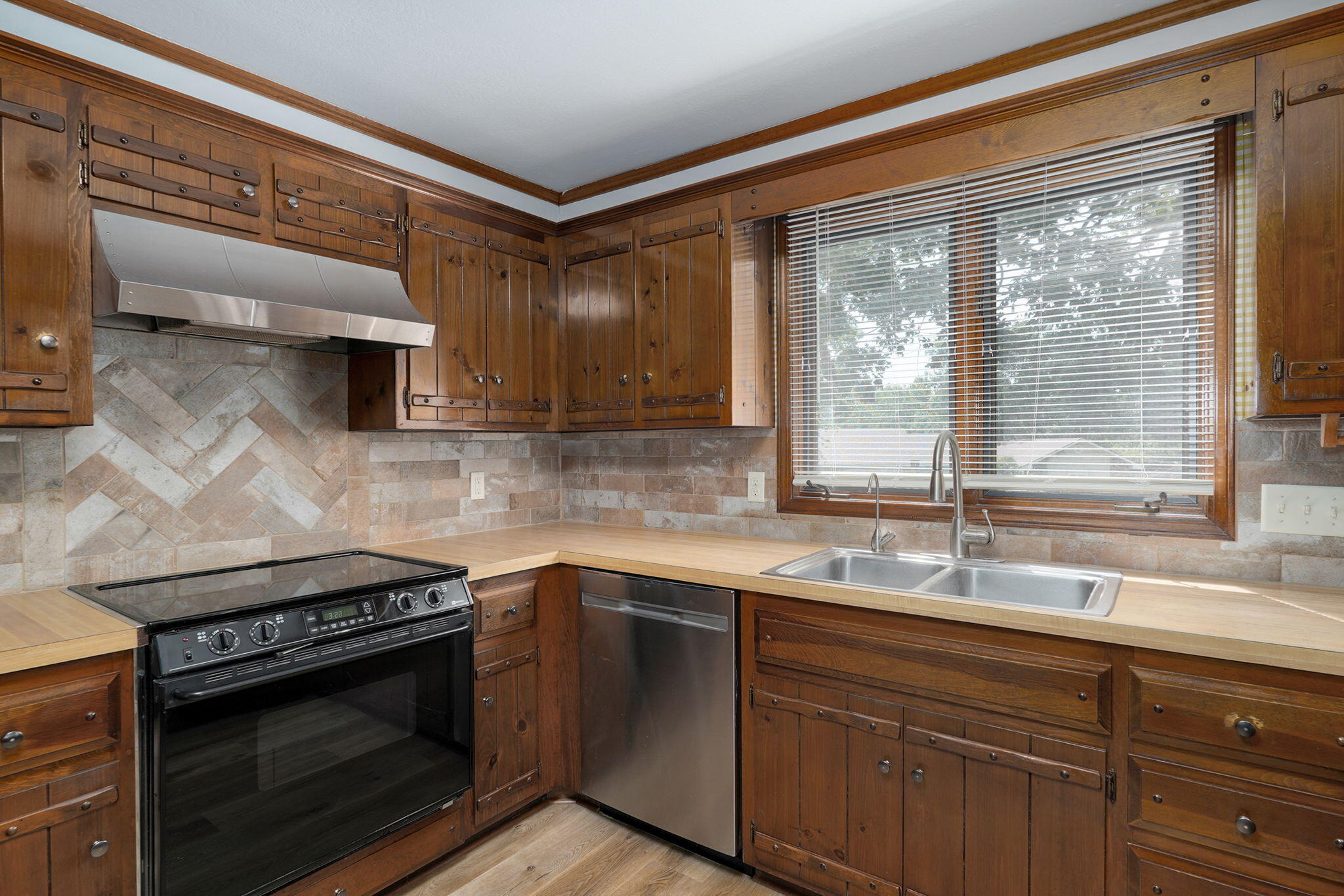 1214 West Beverly Hills Drive Property Photo 17