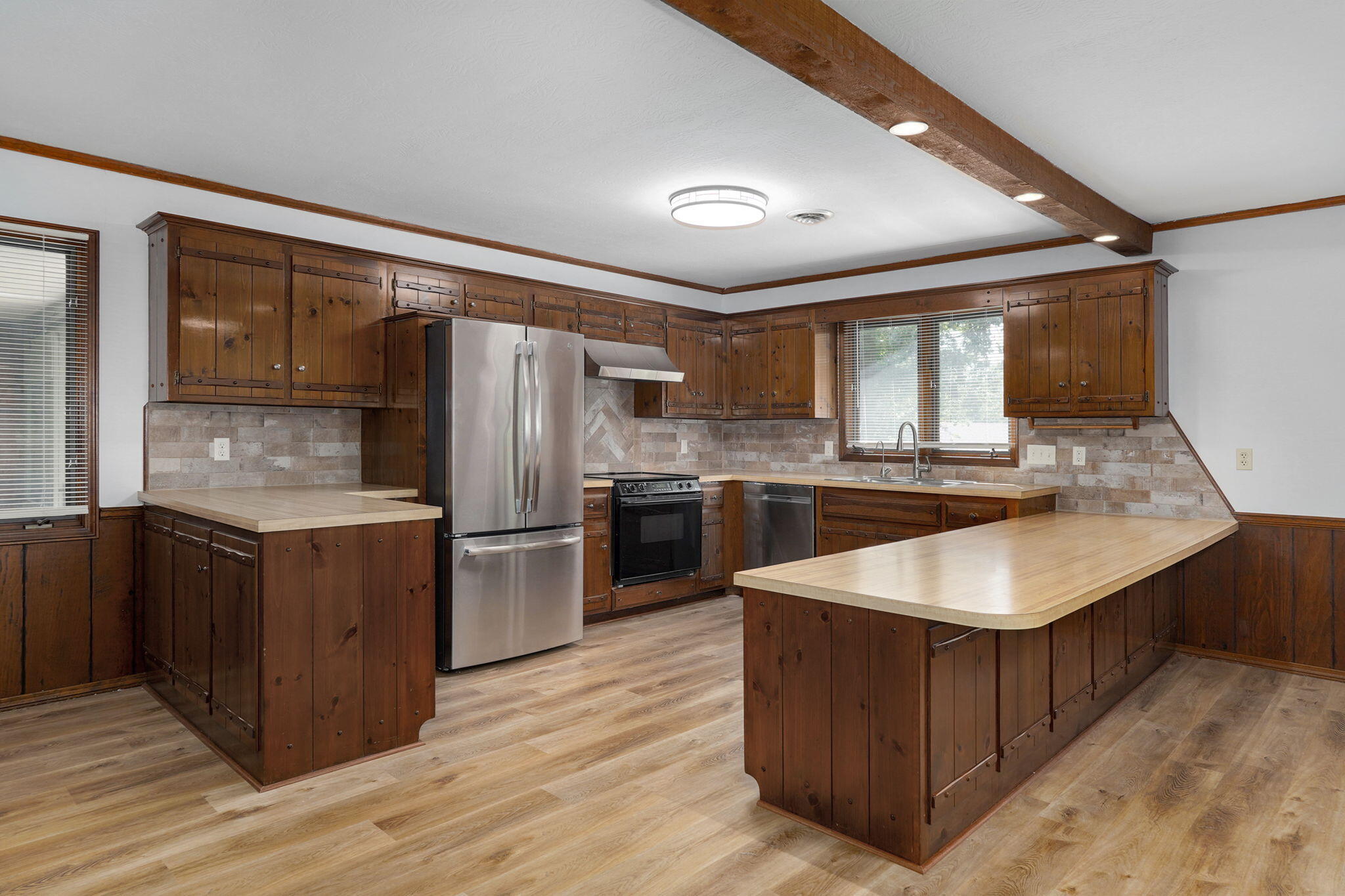 1214 West Beverly Hills Drive Property Photo 18