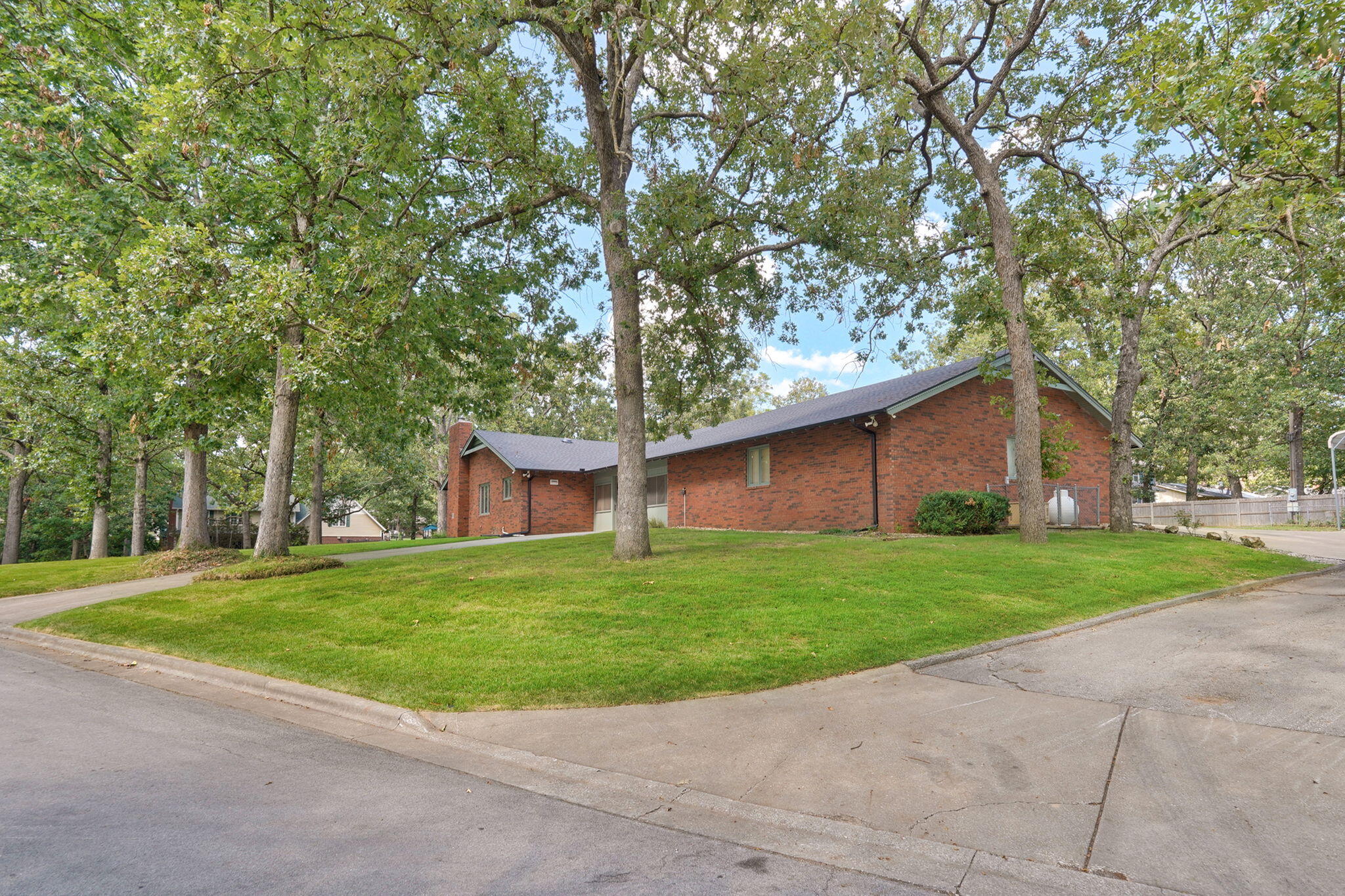 1214 West Beverly Hills Drive Property Photo 55