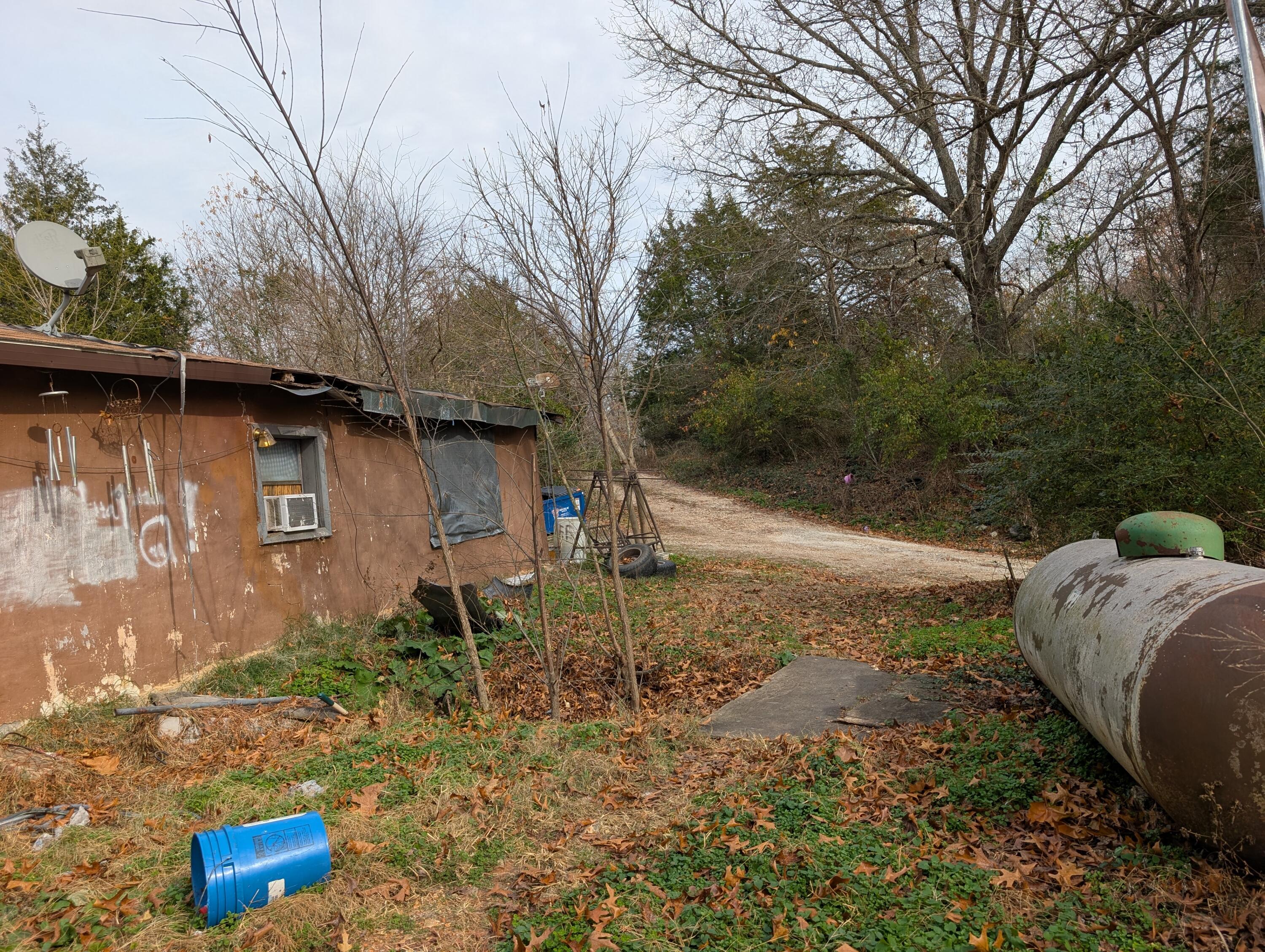 220 Scenic Drive Property Photo 2