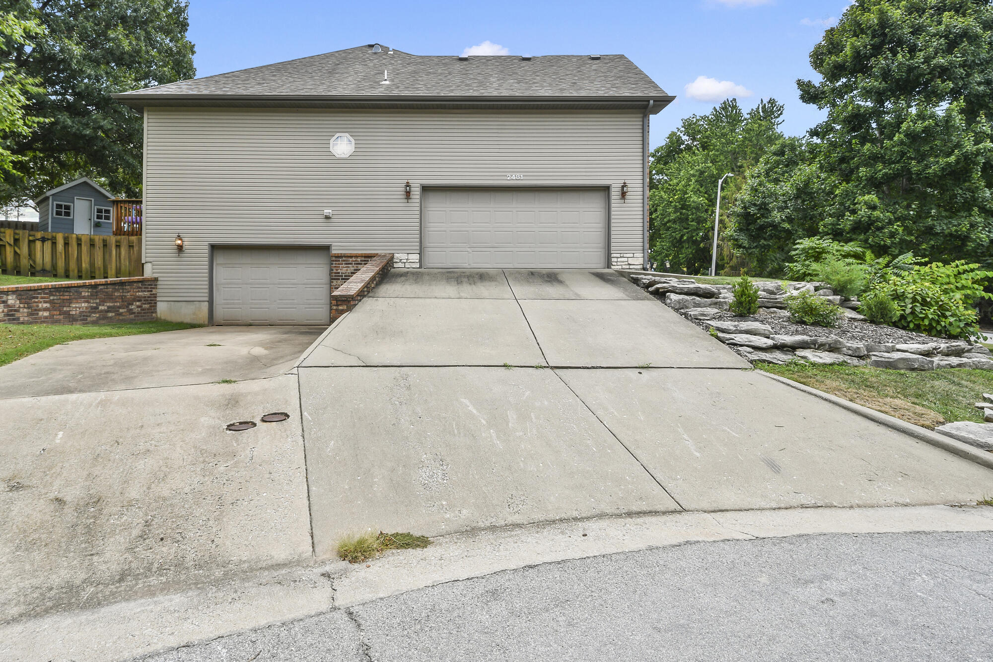 2481 West Chatsworth Court Property Photo 3
