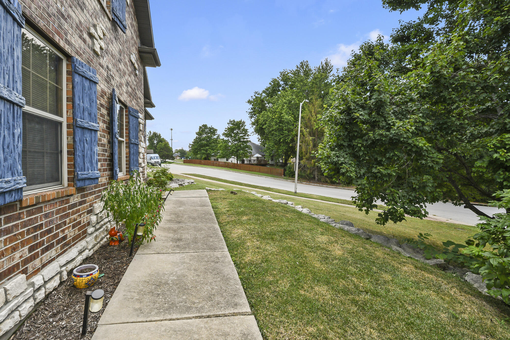 2481 West Chatsworth Court Property Photo 6