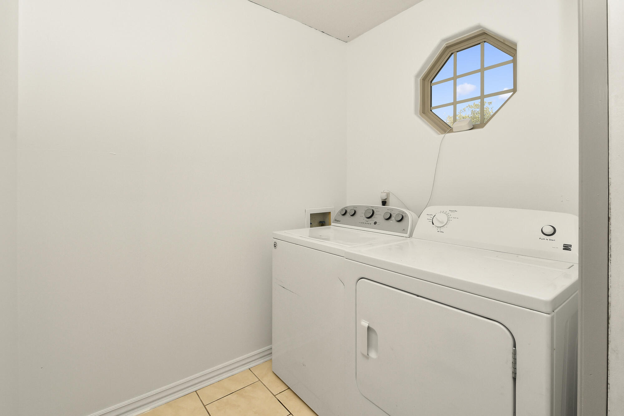 2481 West Chatsworth Court Property Photo 34