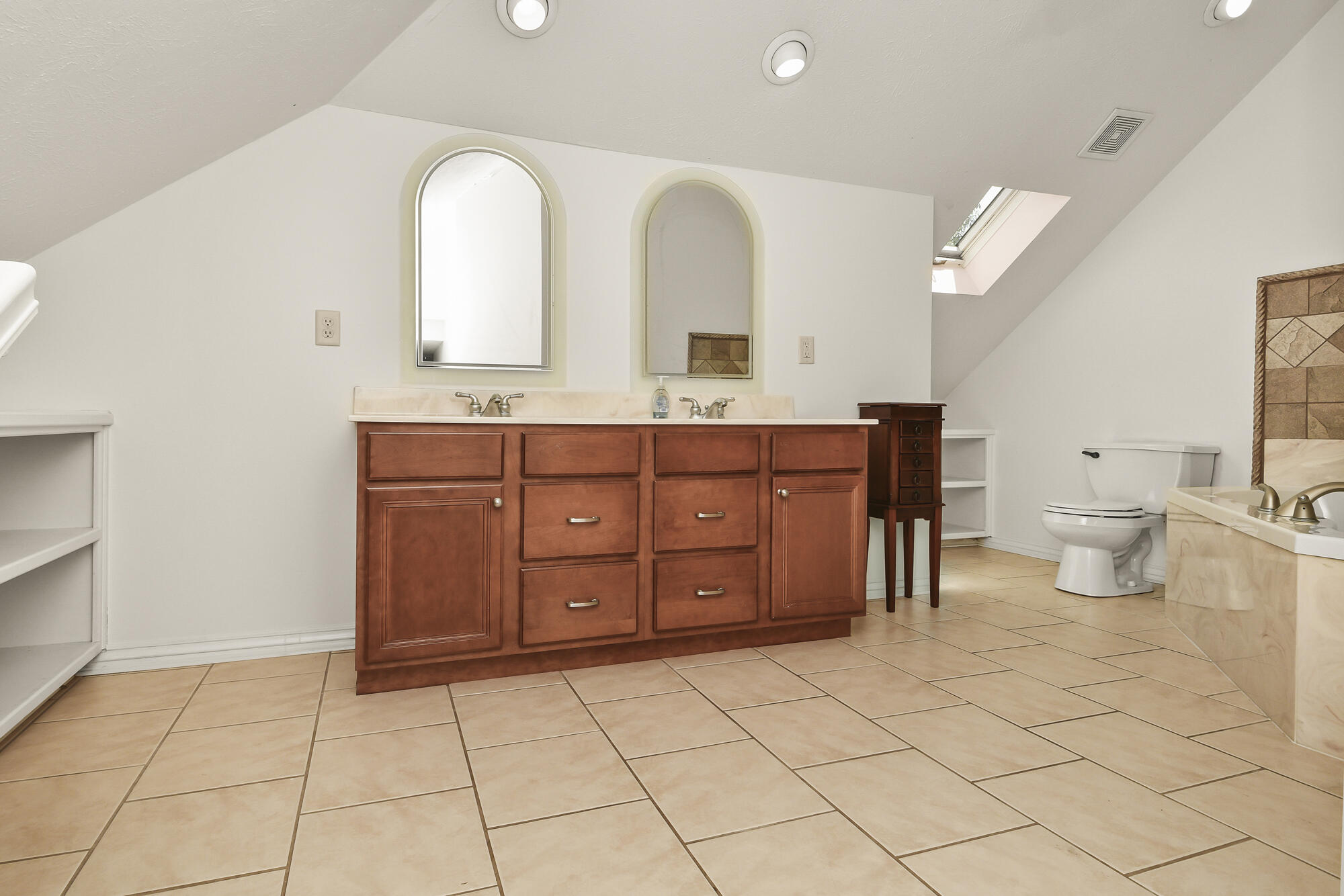 2481 West Chatsworth Court Property Photo 42