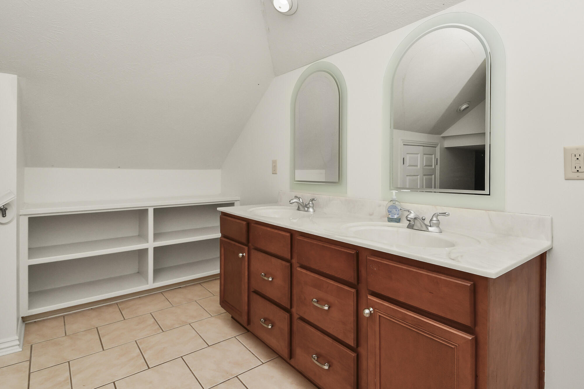 2481 West Chatsworth Court Property Photo 44